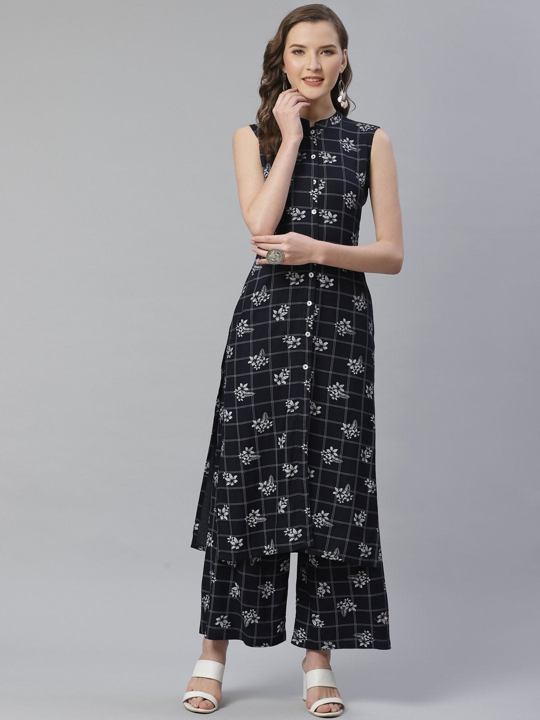Women's Black & White Floral Printed Kurta with Palazzos - Jompers