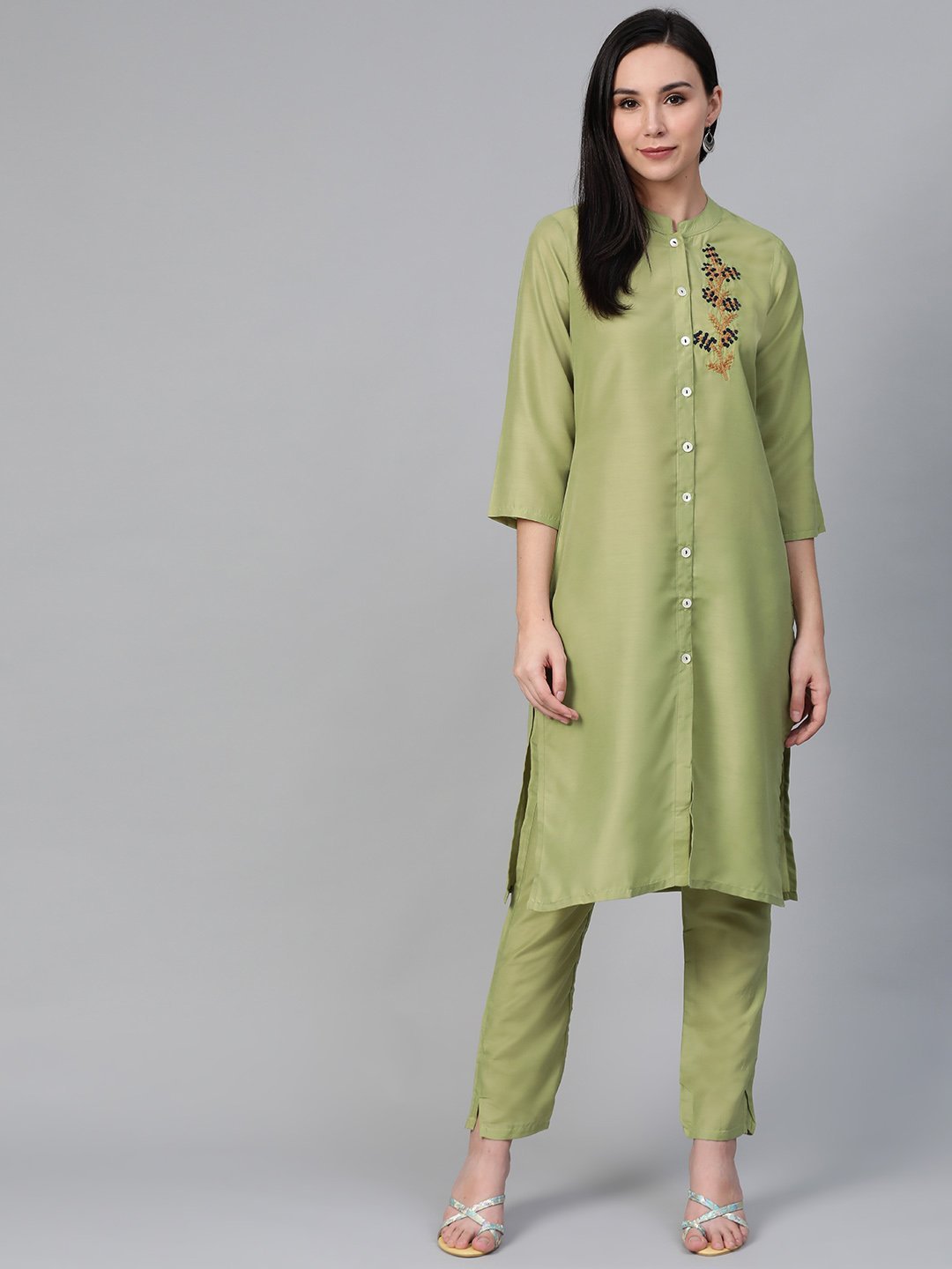Women's Green Embroidered Detail Kurta with Trousers - Jompers