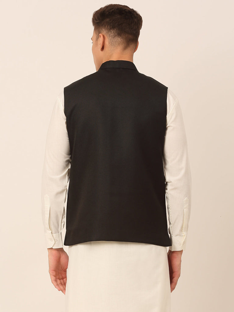 Men's Black Solid Woven Sleeveless Nehru Jackets ( Jowc 4046 Black )