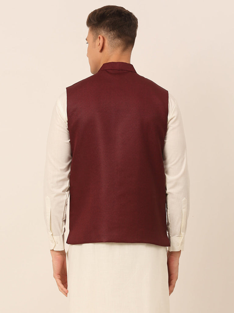 Men's Maroon Solid Woven Sleeveless Nehru Jackets ( Jowc 4046 Maroon )