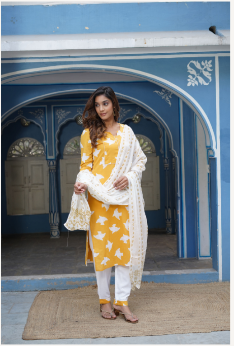 Women's Yellow Cotton Kurta Set - Jaitpuriya Fashion
