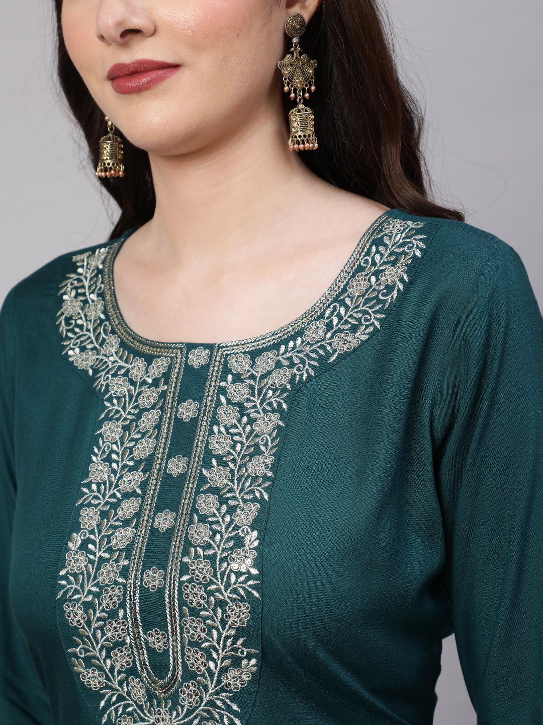 Women's Green Embroidered Straight Kurta With Trouser And Net Dupatta - Nayo Clothing