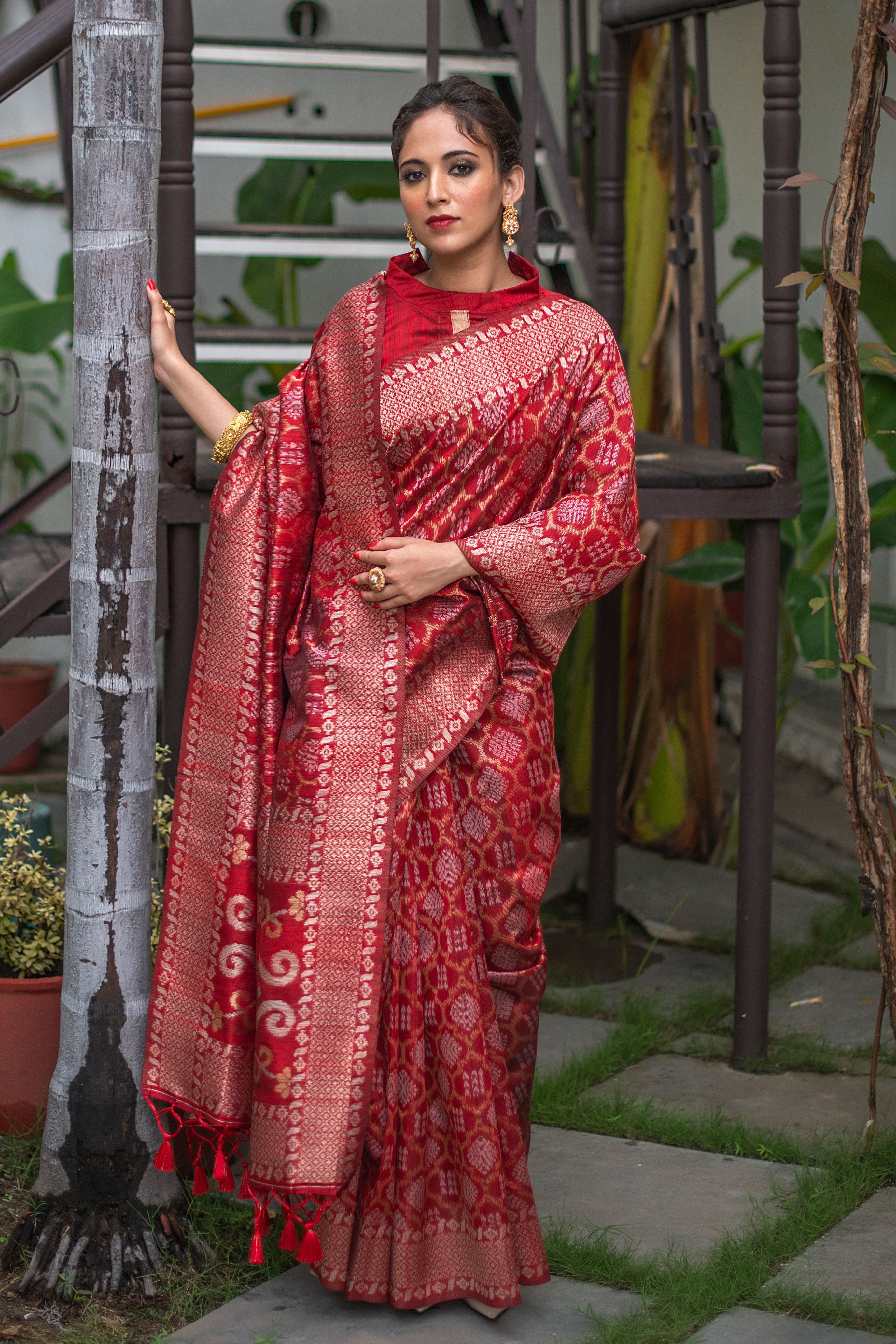 Women's Red Woven Tussar Silk Saree with Tassels - Vishnu Weaves