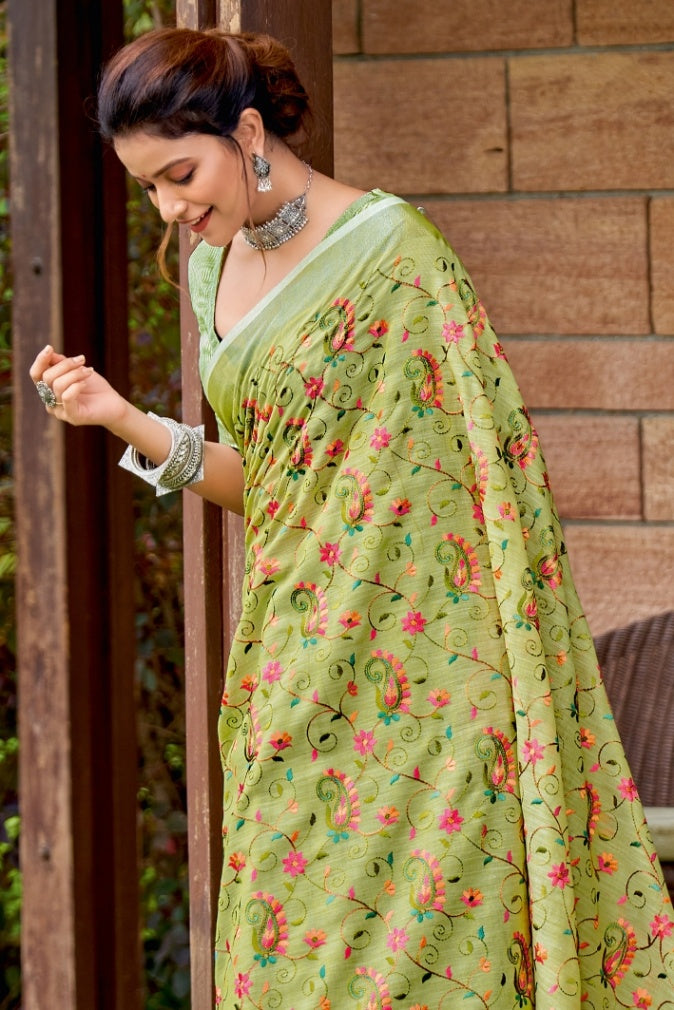 Women's Lawn Green Linen Saree - Karagiri