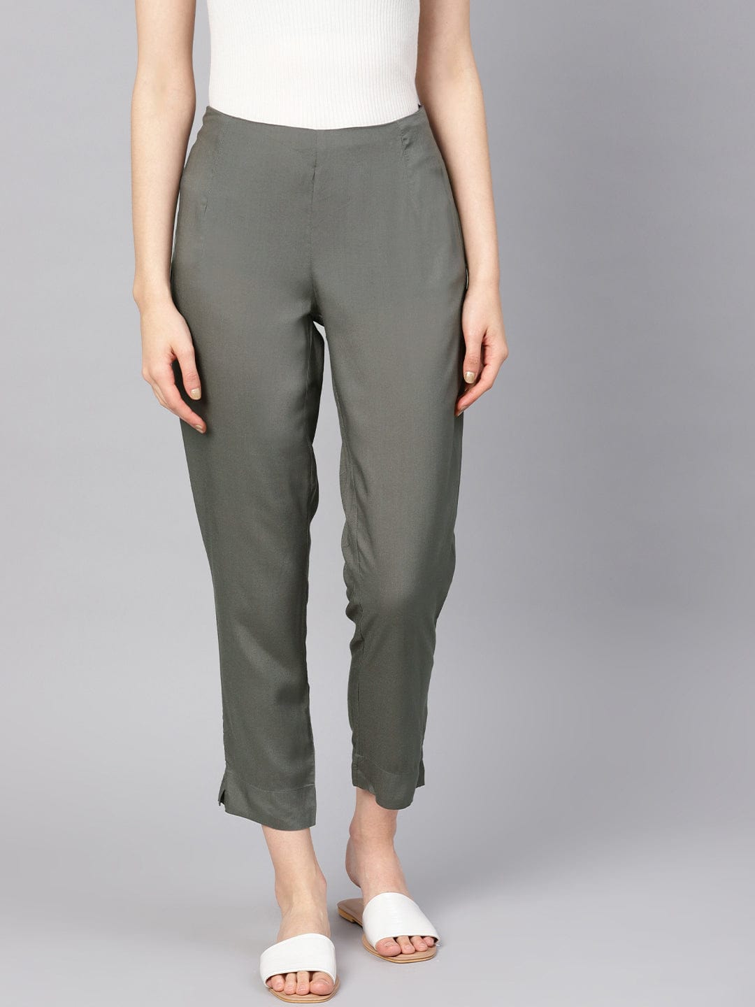 Women's Grey Solid Regular Cropped Trousers - Varanga