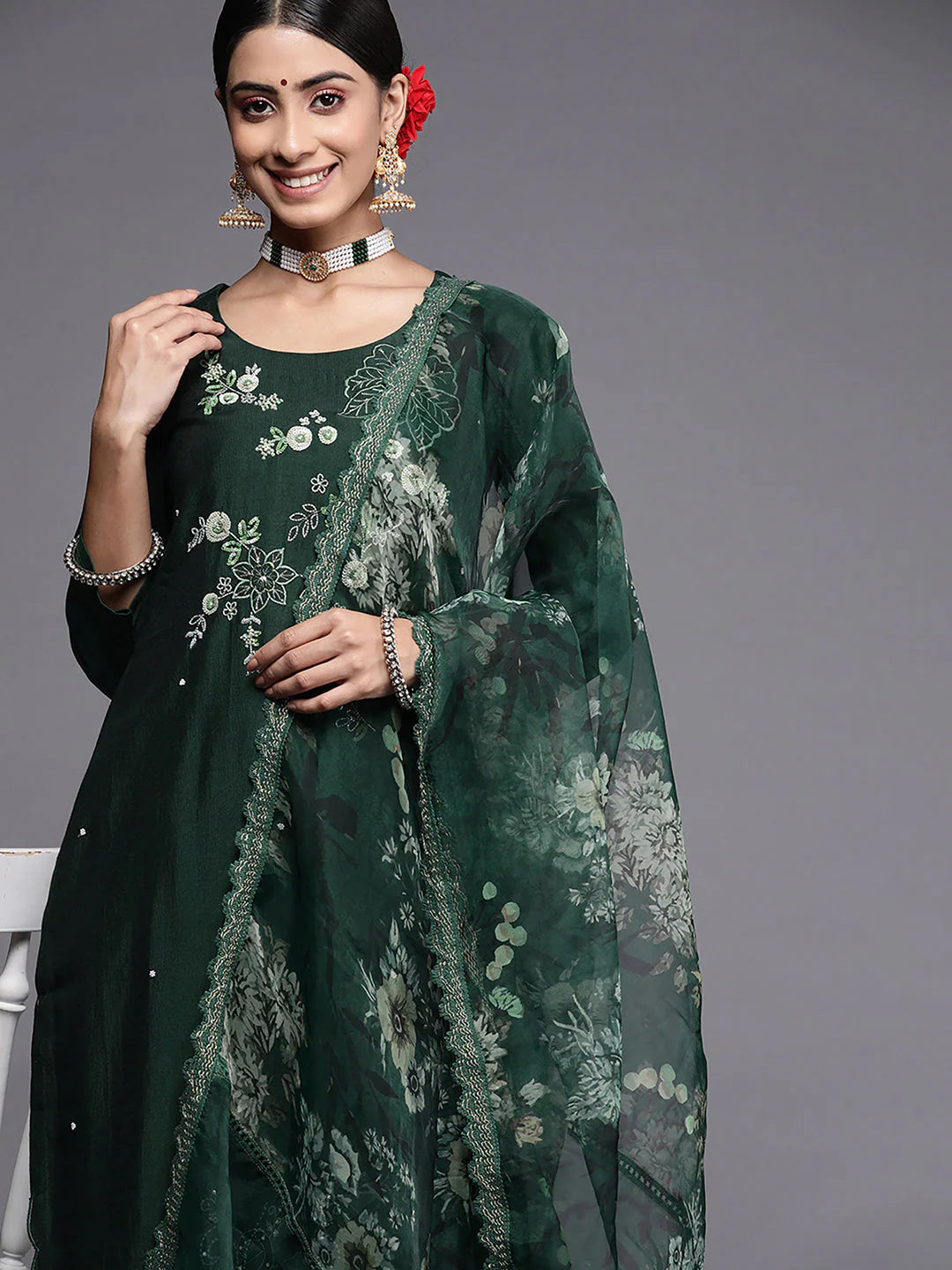 Women's Green Embroidered Straight Kurta Trousers With Dupatta Set - Navyaa