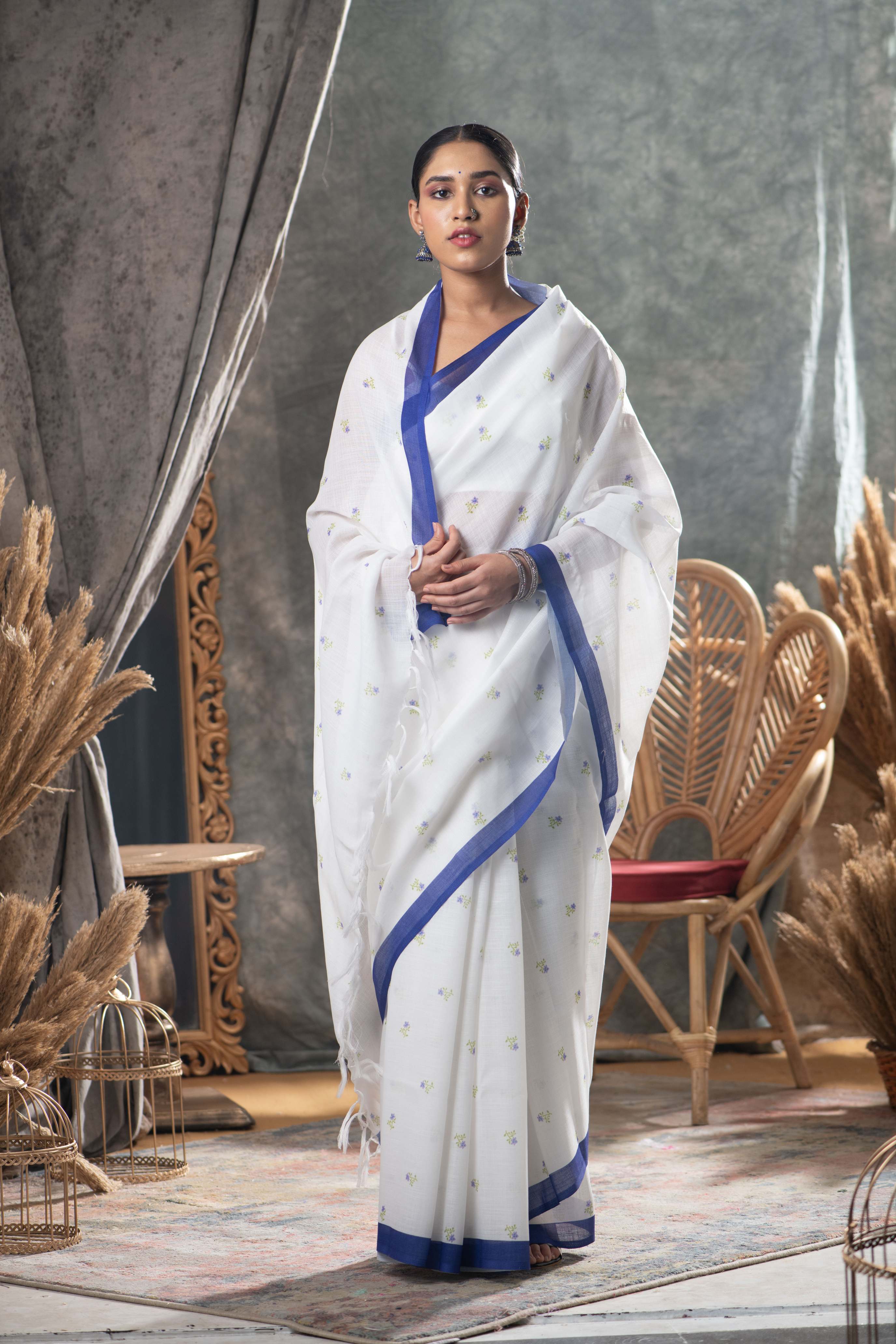 Women's Block Printed White Cotton Saree - Karagiri