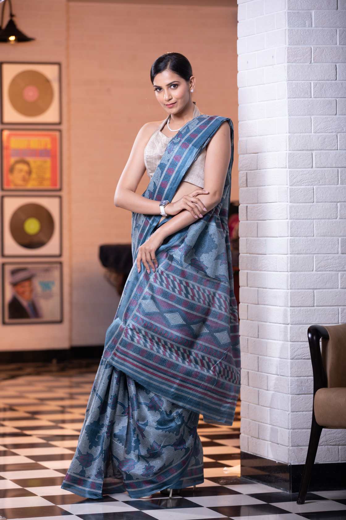 Women's Quilt Blue Digital Print Saree - Karagiri