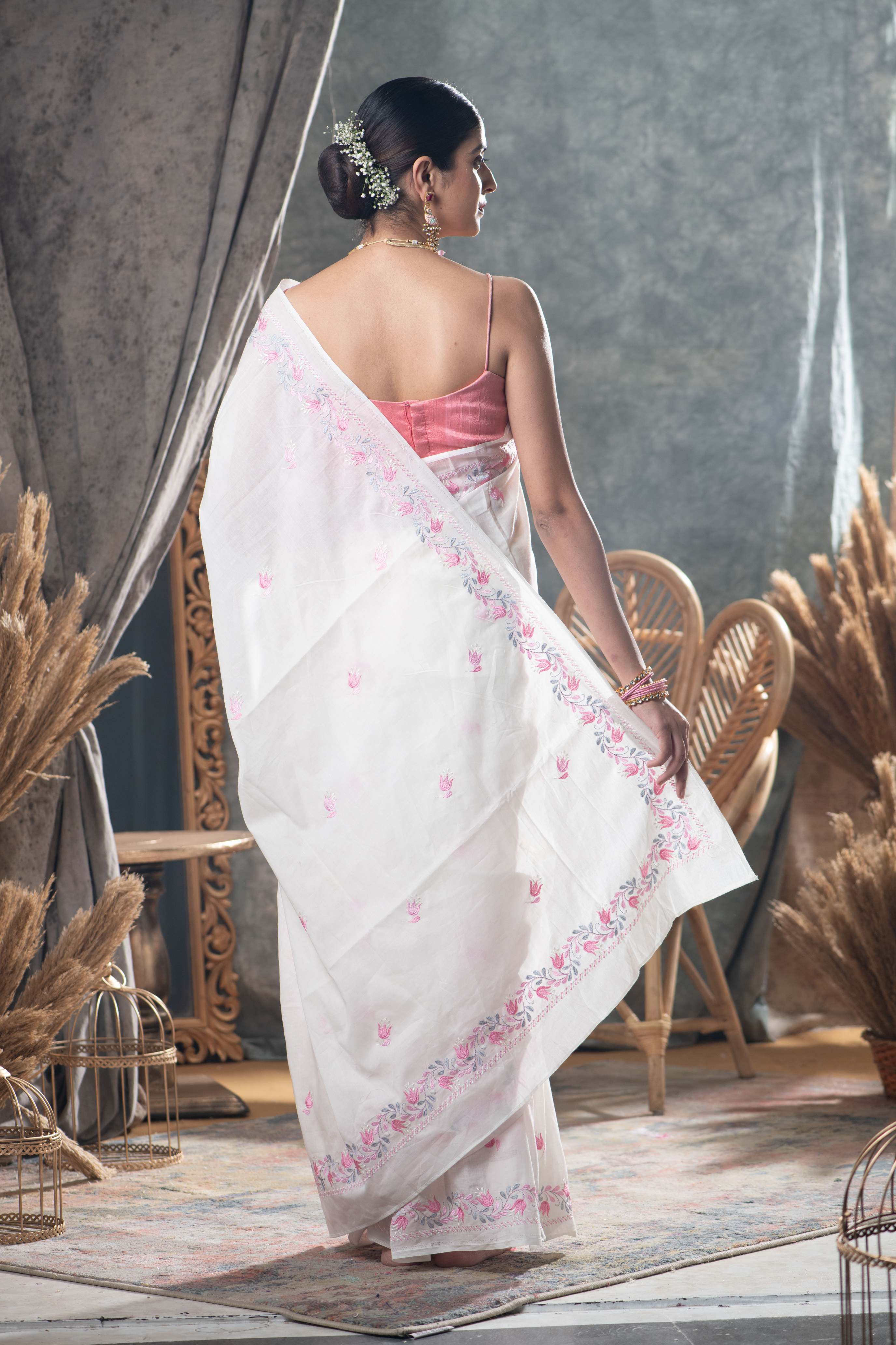 Women's Pearl White Cotton Saree - Karagiri