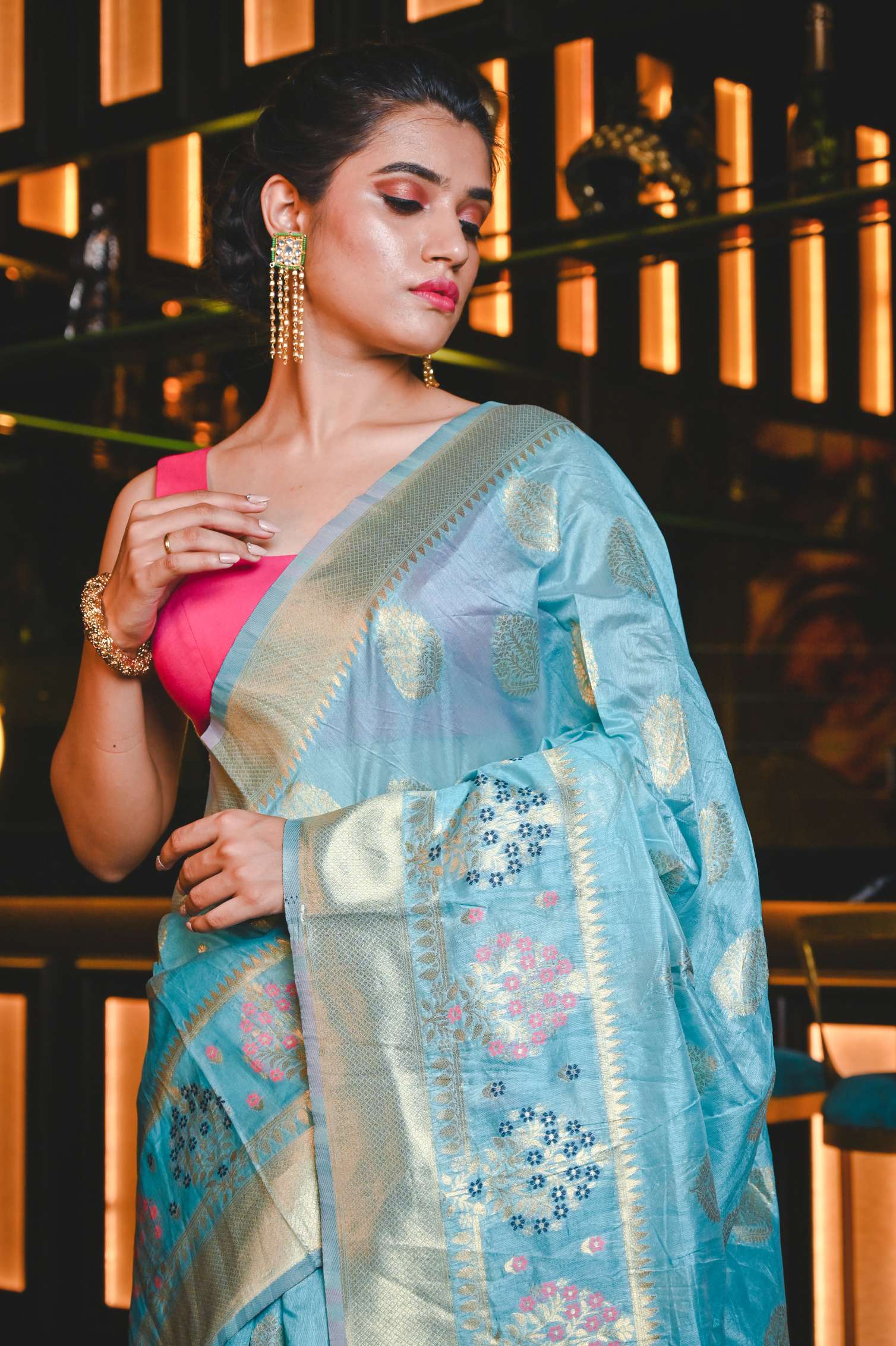 Women's Turquoise Blue Maheshwari Silk Saree - Karagiri