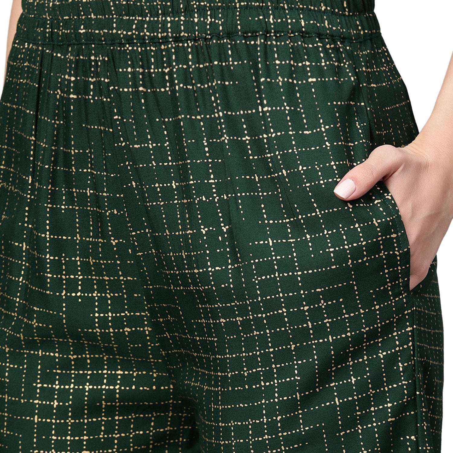 Women's Green Rayon Solid Half Sleeve Casual Kurta Palazzo - Myshka