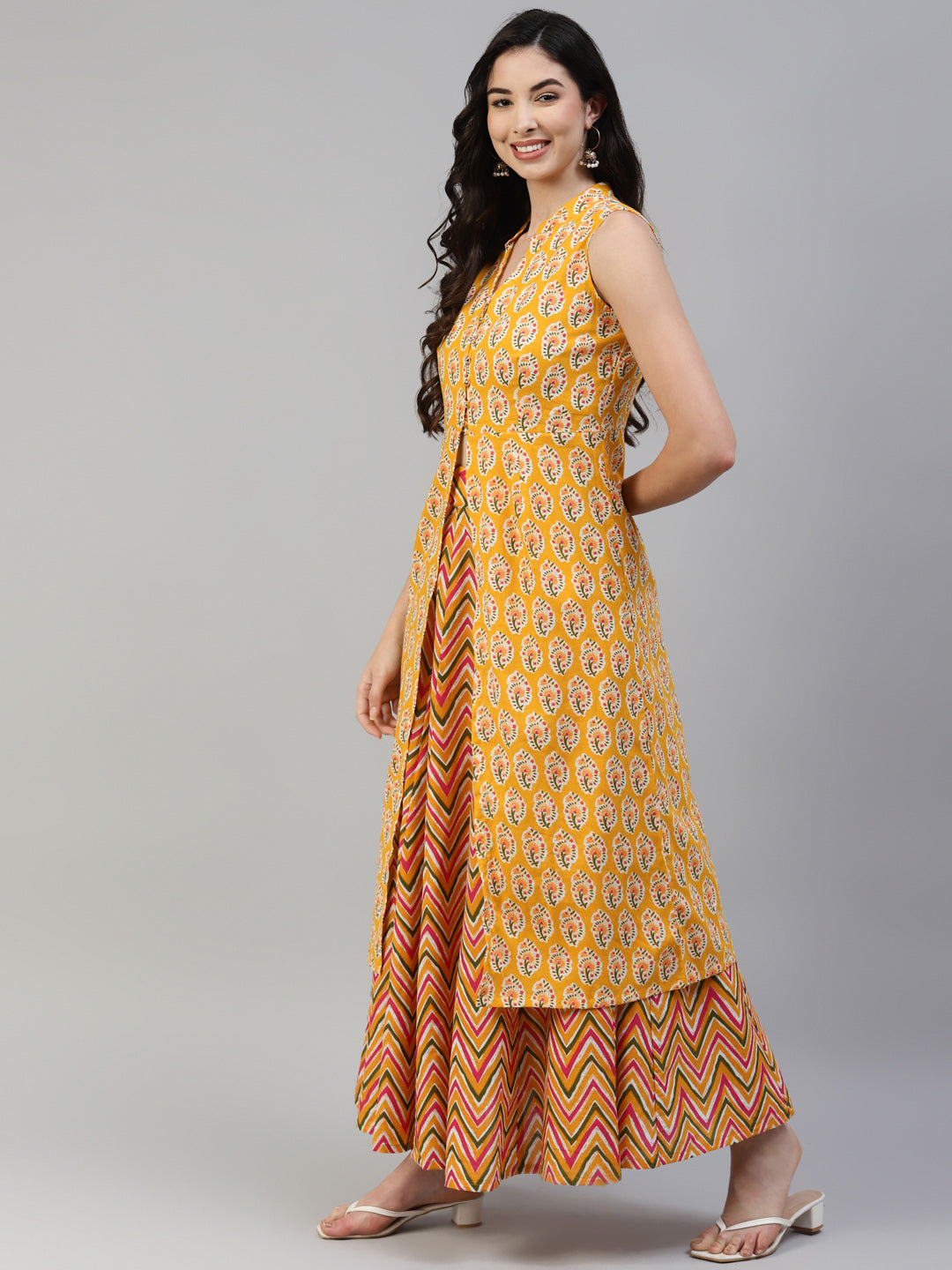 Women's Yellow Printed High Slit Pure Cotton Sleeveless Kurta With Skirt - Noz2Toz