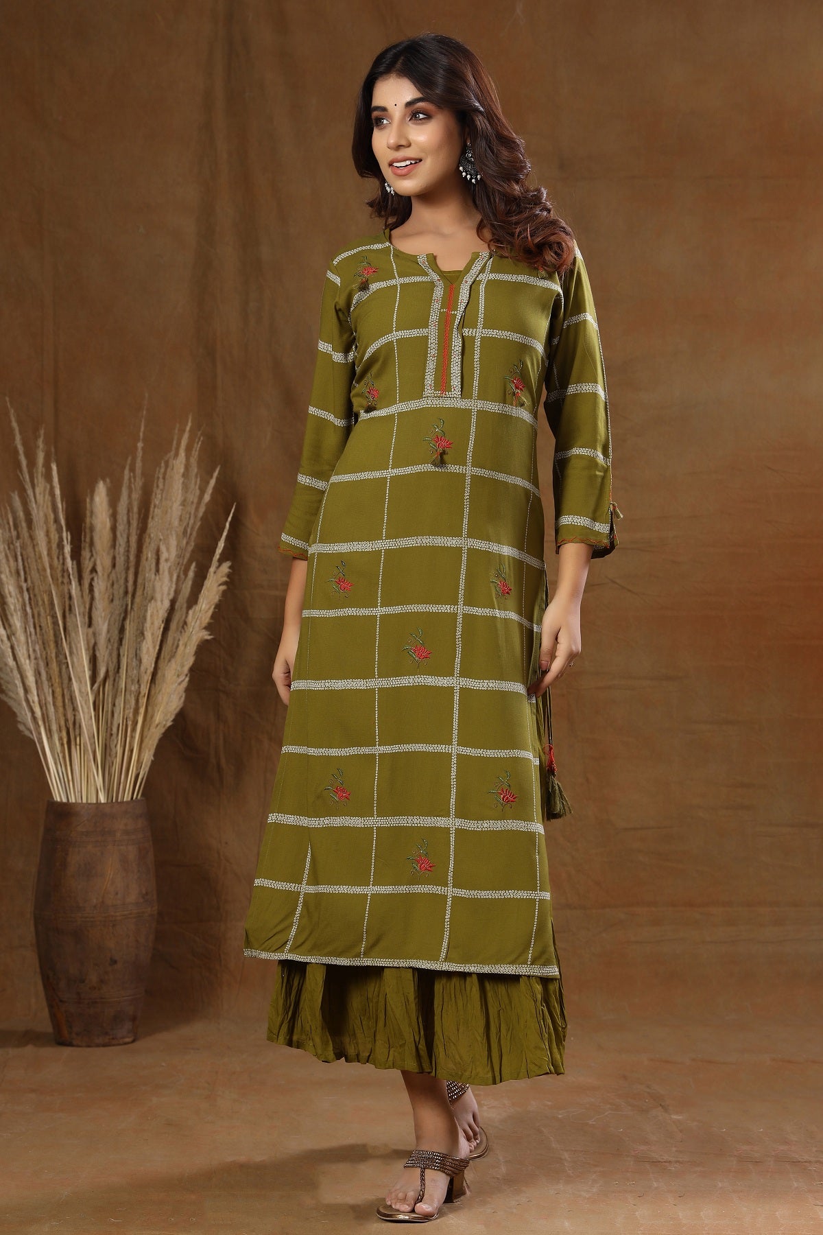 Women's Green Embroidery Inner kurta - KAAJH