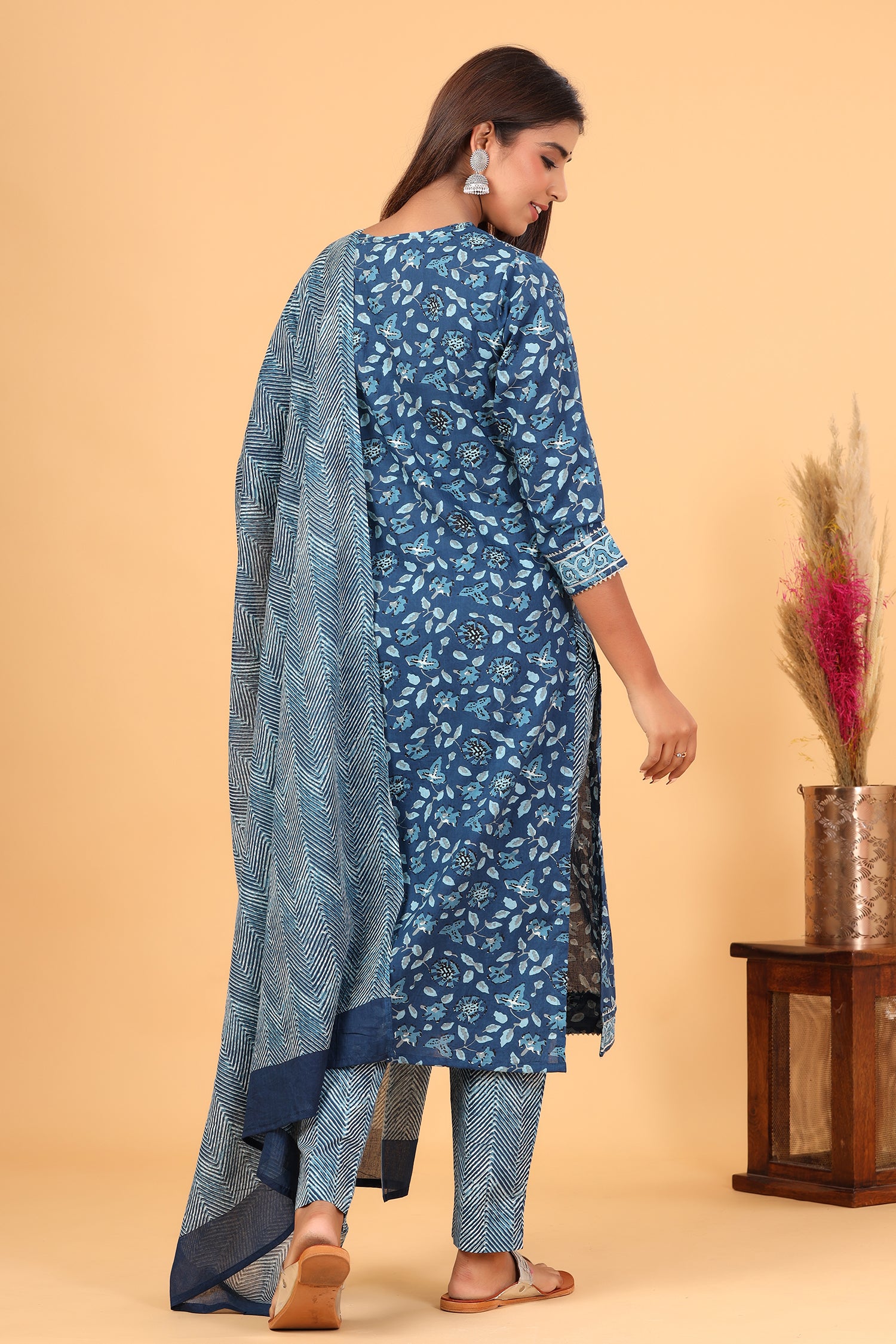 Women's Blue Floral Print Suit Set - KAAJH