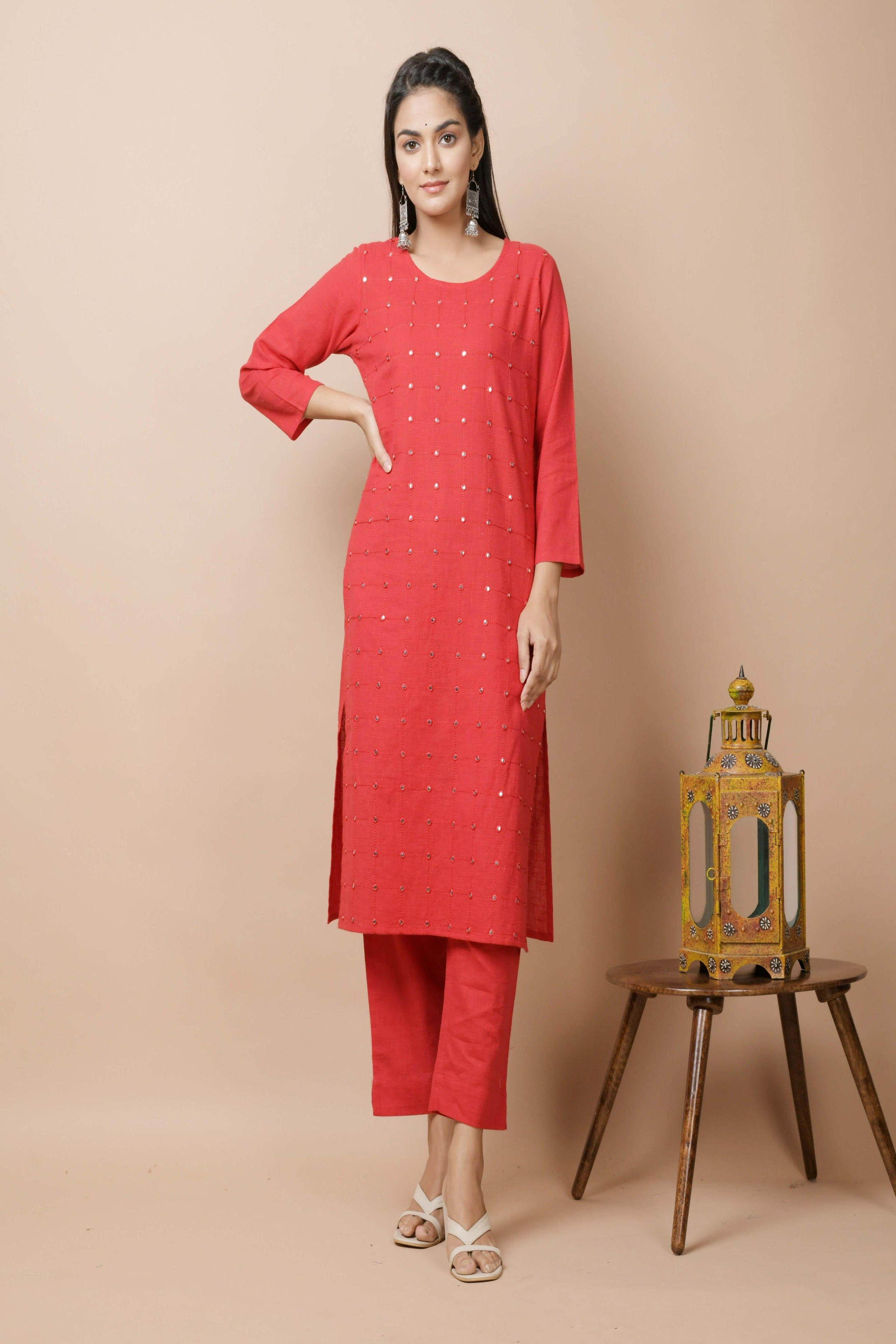 Women's Red Solid Mirror Embellished Kurta Pant Set - KAAJH