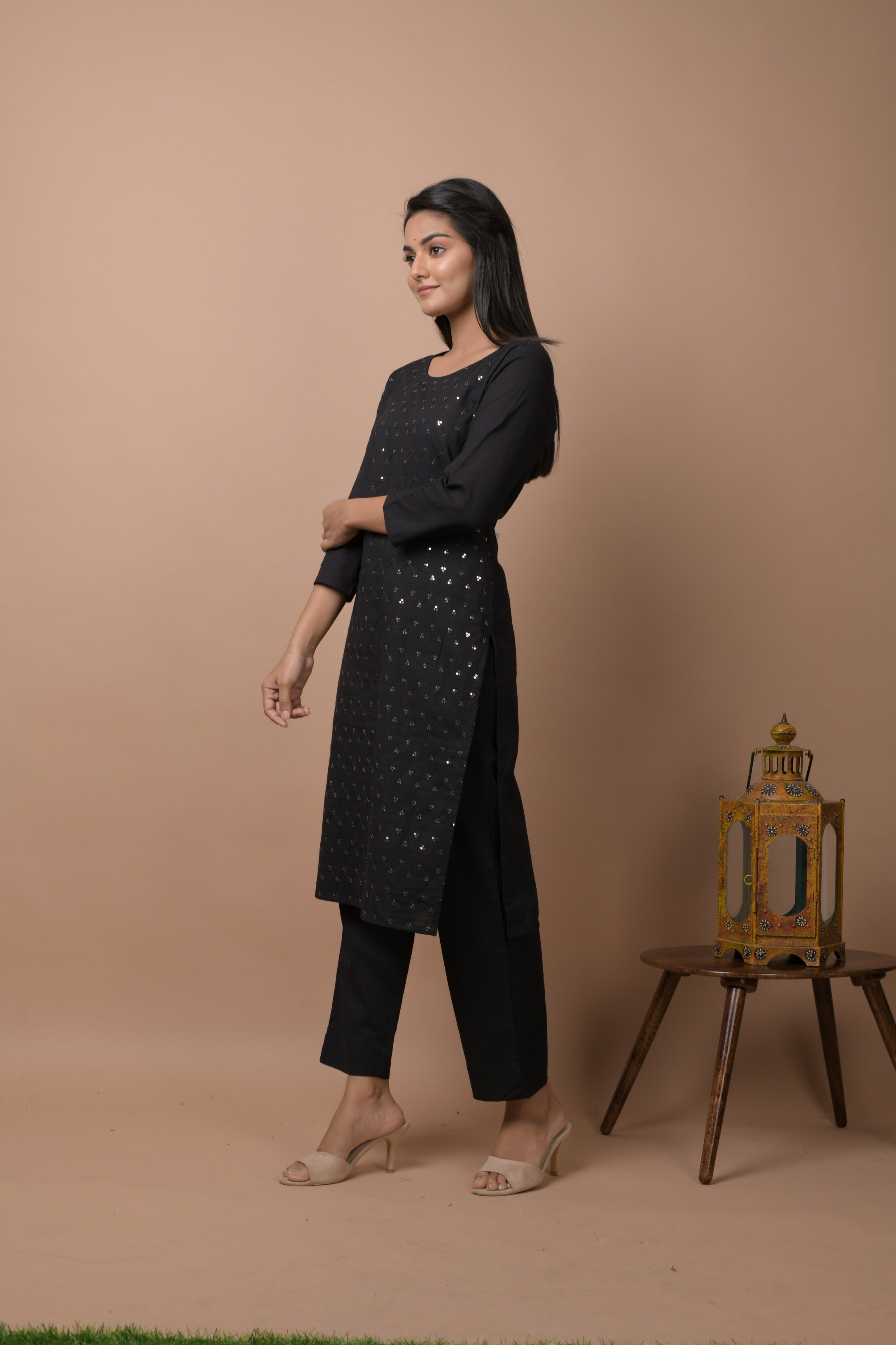 Women's Black Solid Sequins Embellished Kurta Pant Set - KAAJH