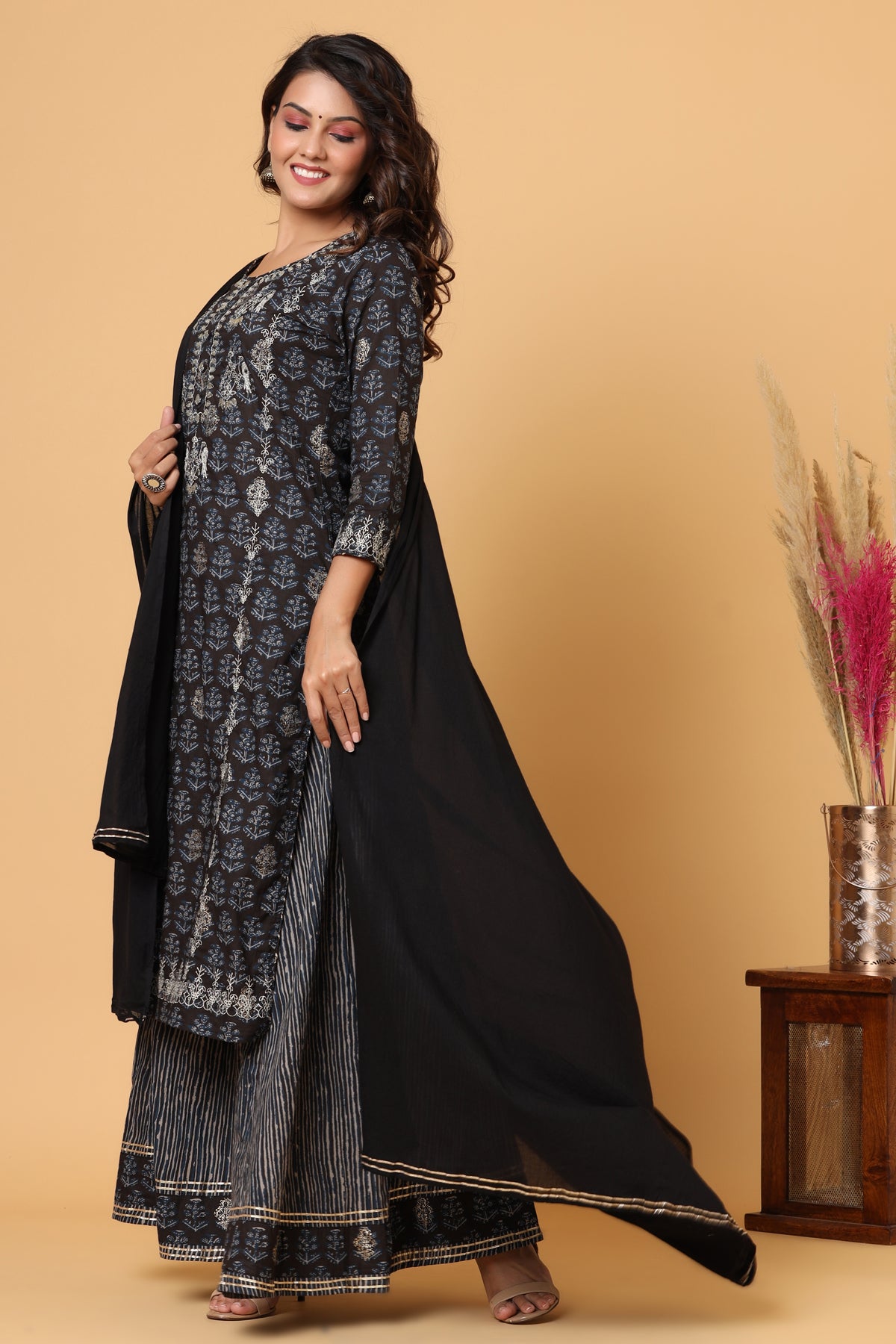Women's Black Zari Embroidery Printed Suit Set - KAAJH