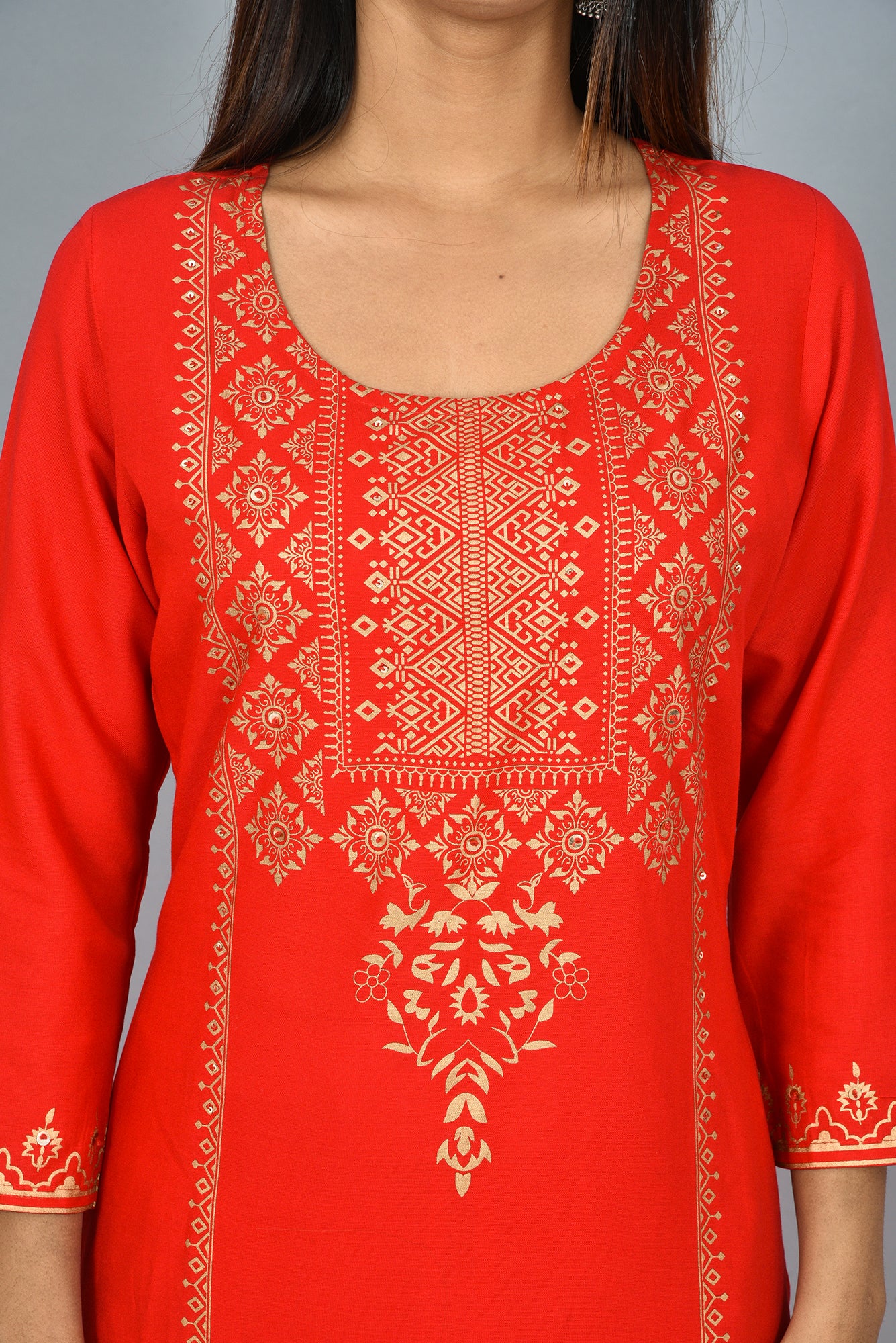 Women's Red Gold Printed Kurta Pant Set - KAAJH