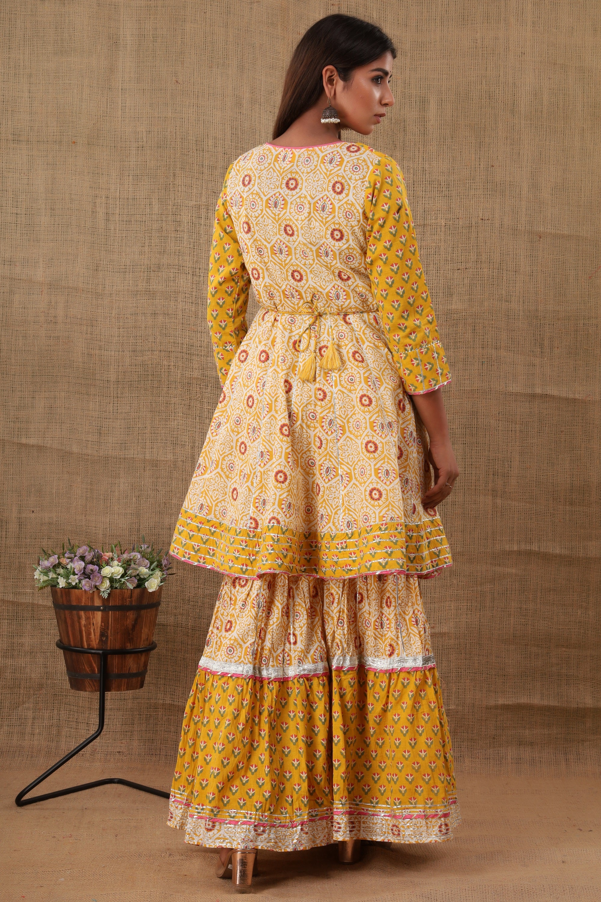 Women's Yellow Embellishment Printed Suit Set - KAAJH