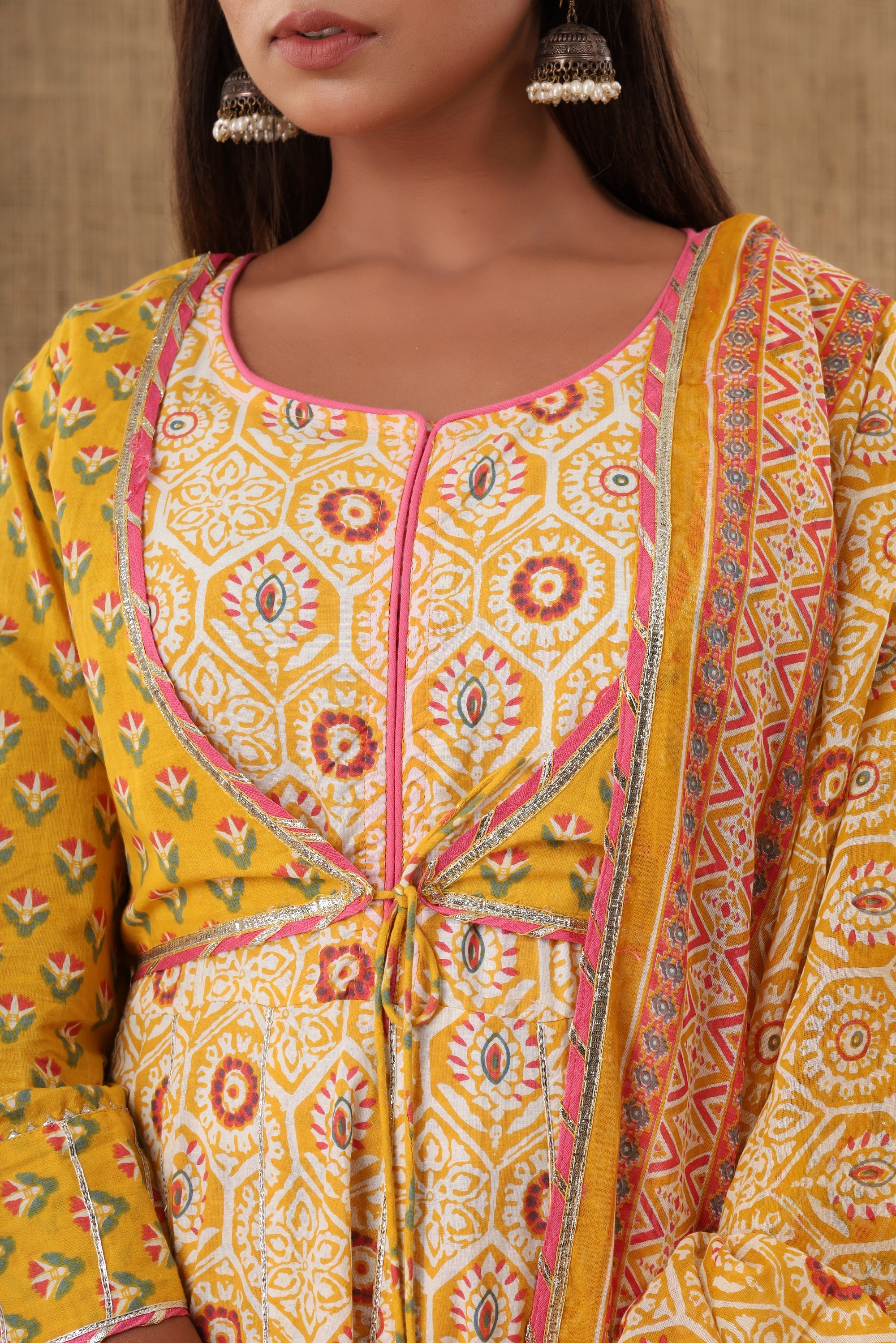 Women's Yellow Embellishment Printed Suit Set - KAAJH