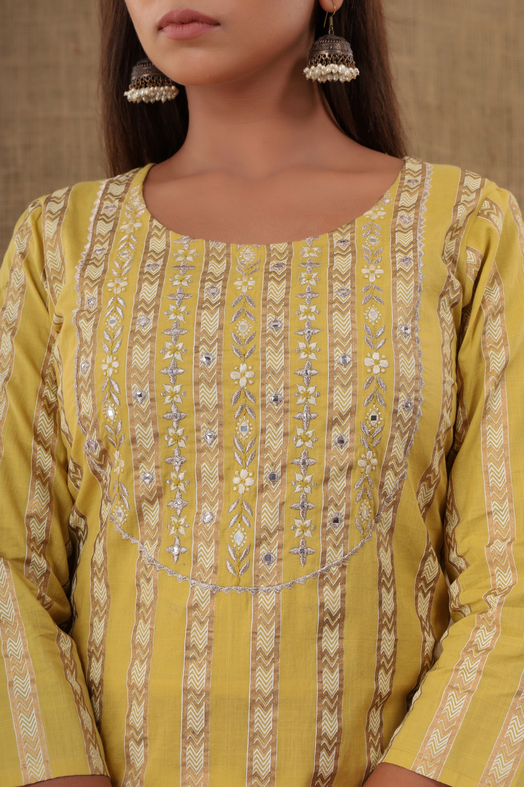 Women's Yellow Mirror Embroidery Kurta Pant Set - KAAJH