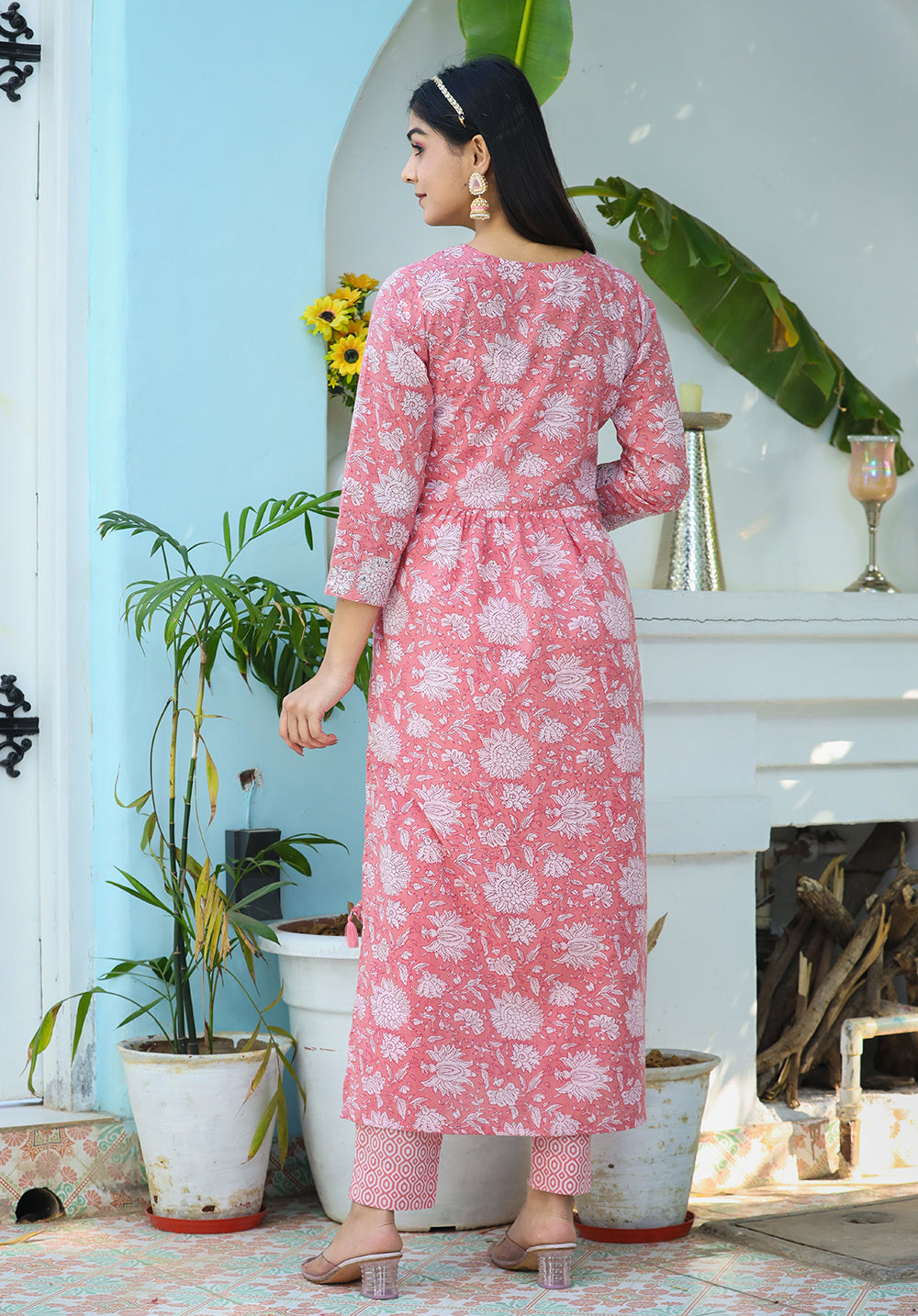 Women's Pink Floral Print Cotton Kurta Pant With Dupatta Set - KAAJH
