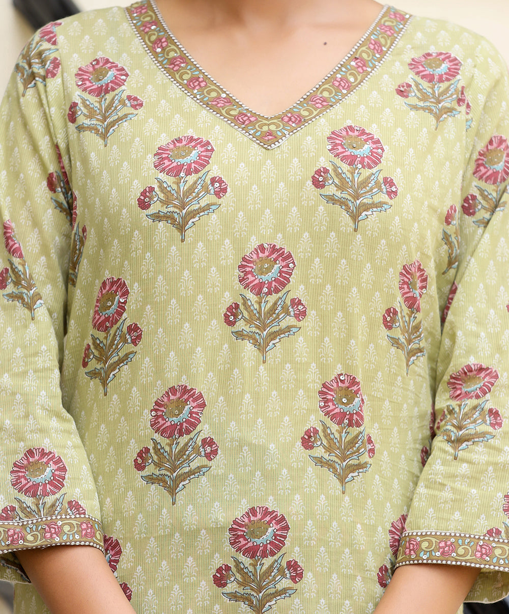 Women's Green Floral Printed Cotton Kurta Pant Set - KAAJH