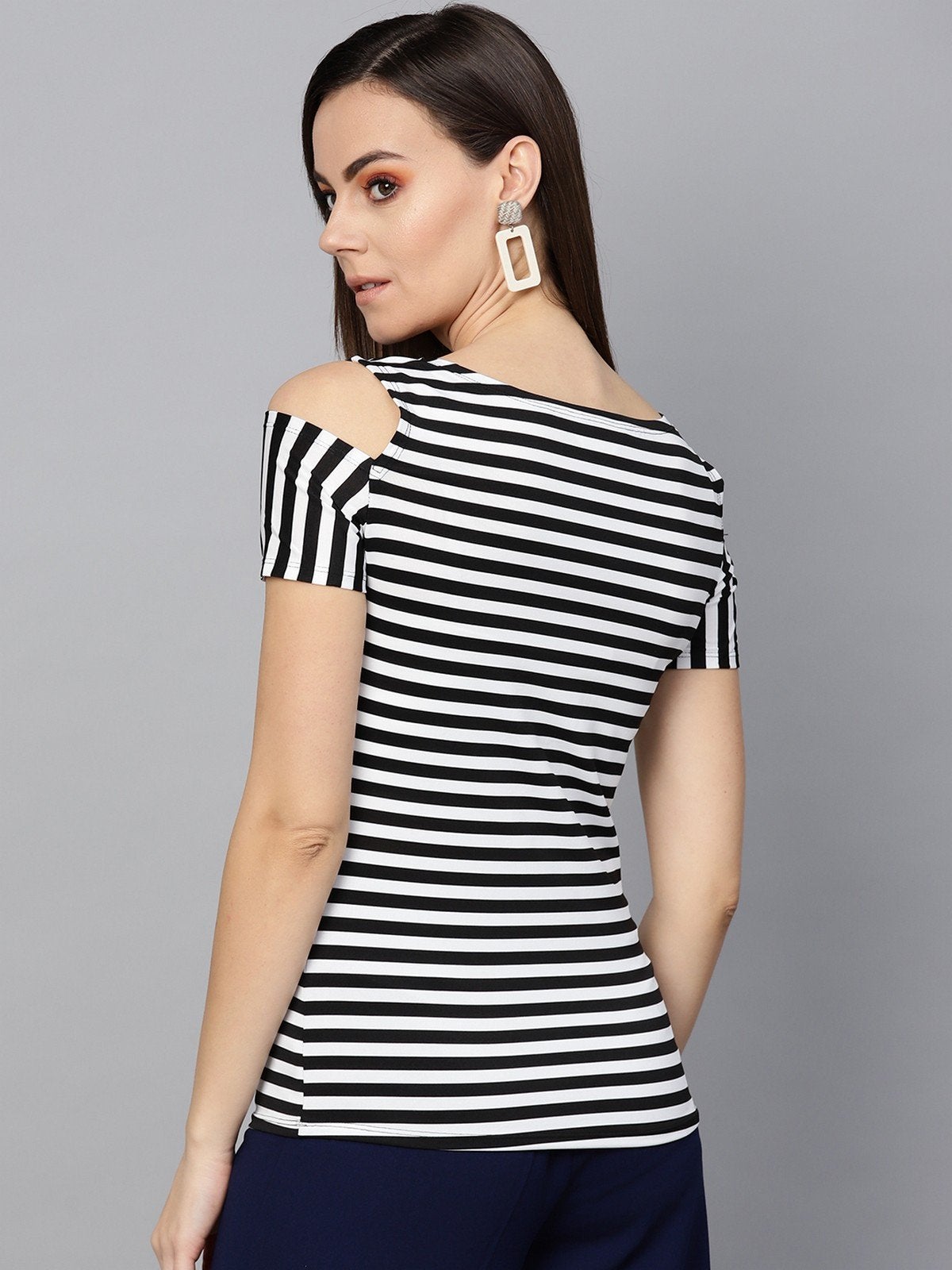 Women's Thin Stripe Shoulder Cut Top - Pannkh