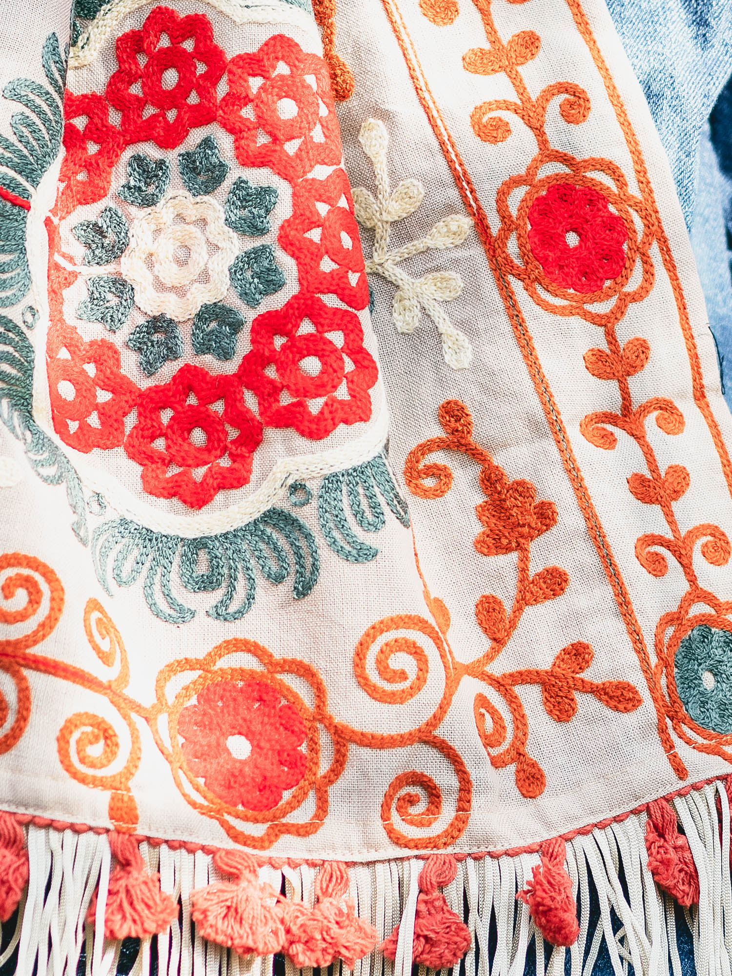 Women's Beige Woollen Embroidered Khadi Muffler With African Motifs - MESMORA FASHION
