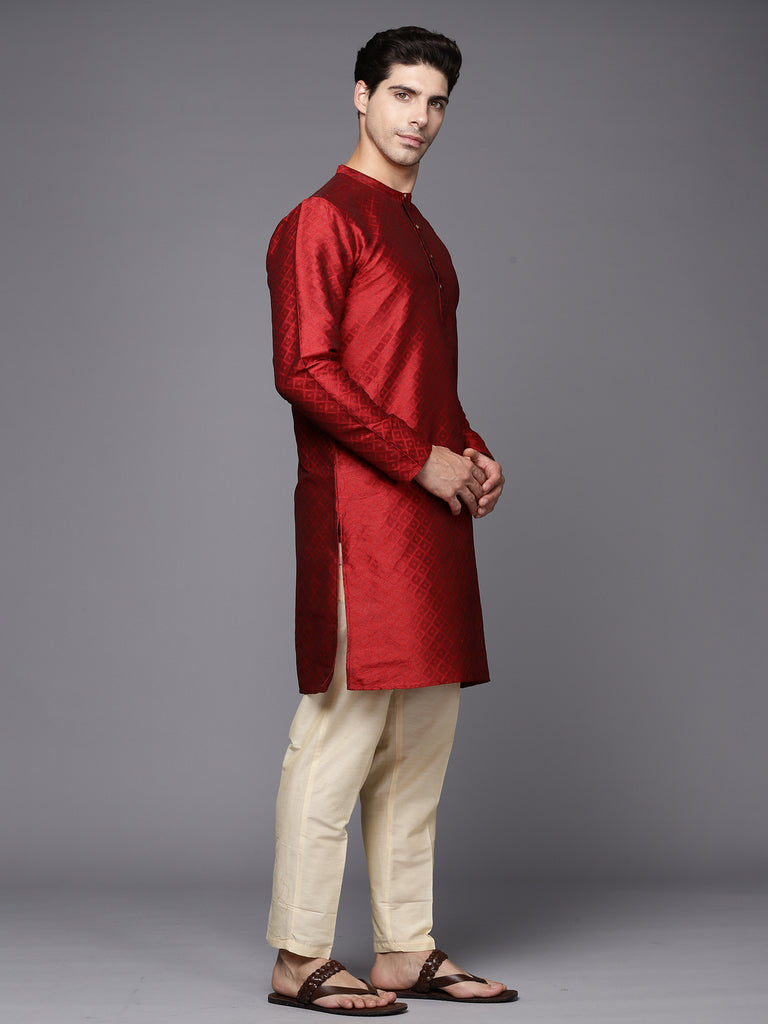 Color_Maroon