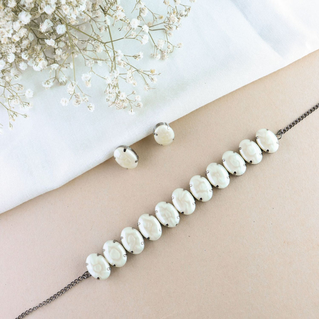 Women's Glamorous Fashionable Eye-Catching Cream Beaded Choker and Earrings Set