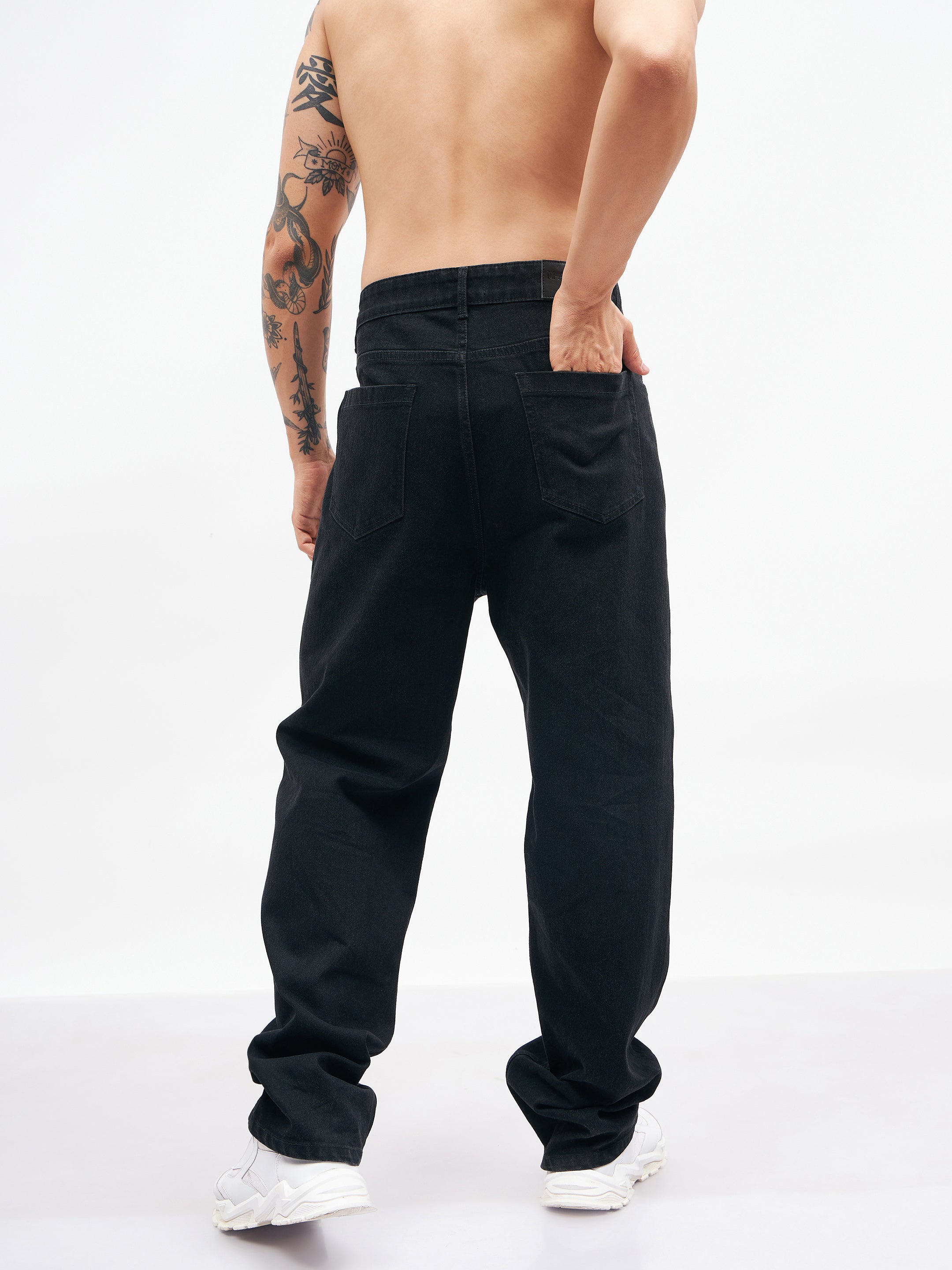 Men's Black Knee Slit Relax Fit Jeans - MASCLN SASSAFRAS