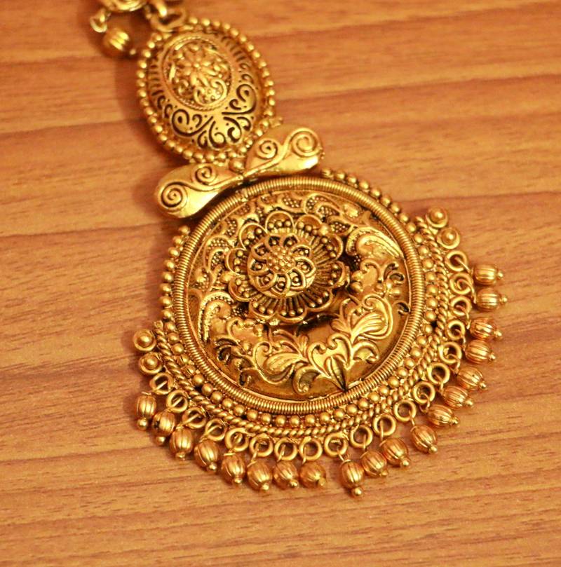 Women's Gold Look Antique Wedding Maang Tikka - Main Image