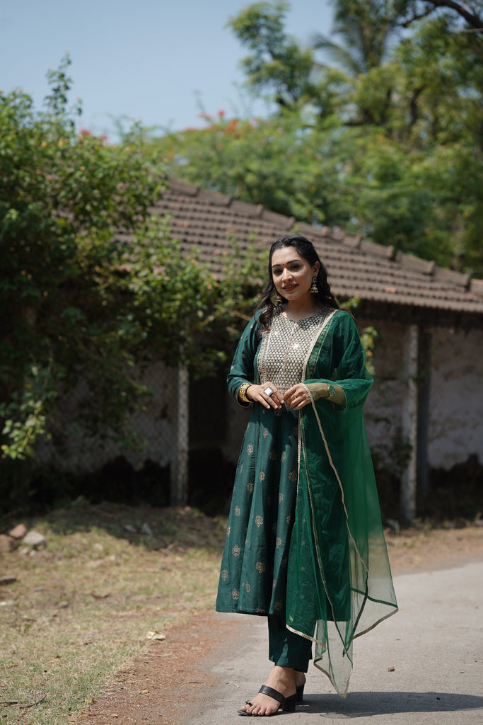 Women's Silk Blend Embroidered Woven Design Kurta Pant With Dupatta
