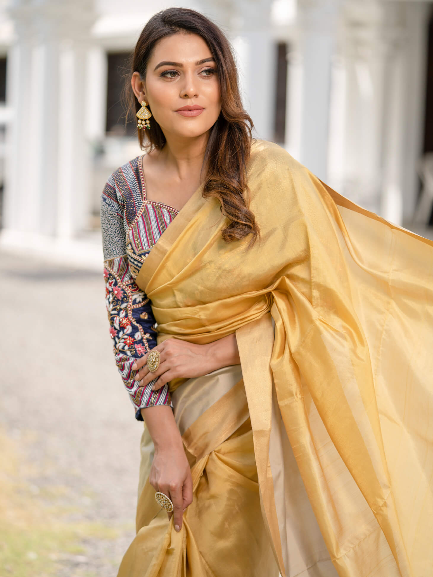 Women's Gold, Silver Color Maharani - Maheshwari Handloom Silk Saree - Maahishmati