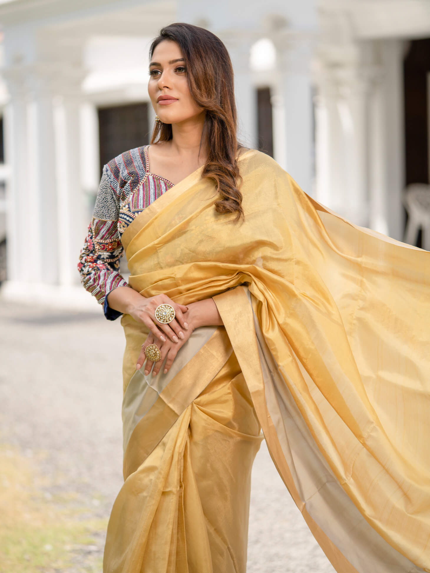 Women's Gold, Silver Color Maharani - Maheshwari Handloom Silk Saree - Maahishmati