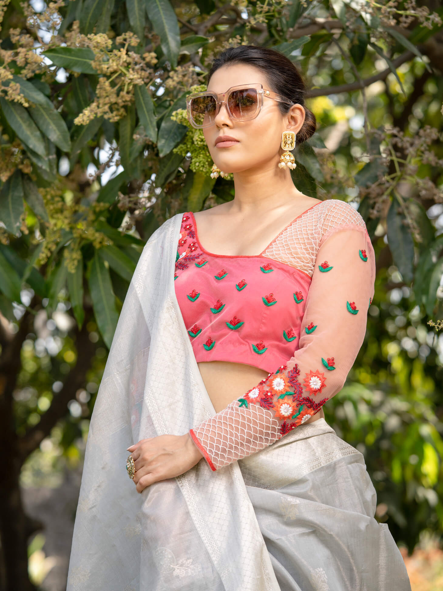 Women's Silver Color Mitali - Maheshwari Handloom Silk Saree - Maahishmati