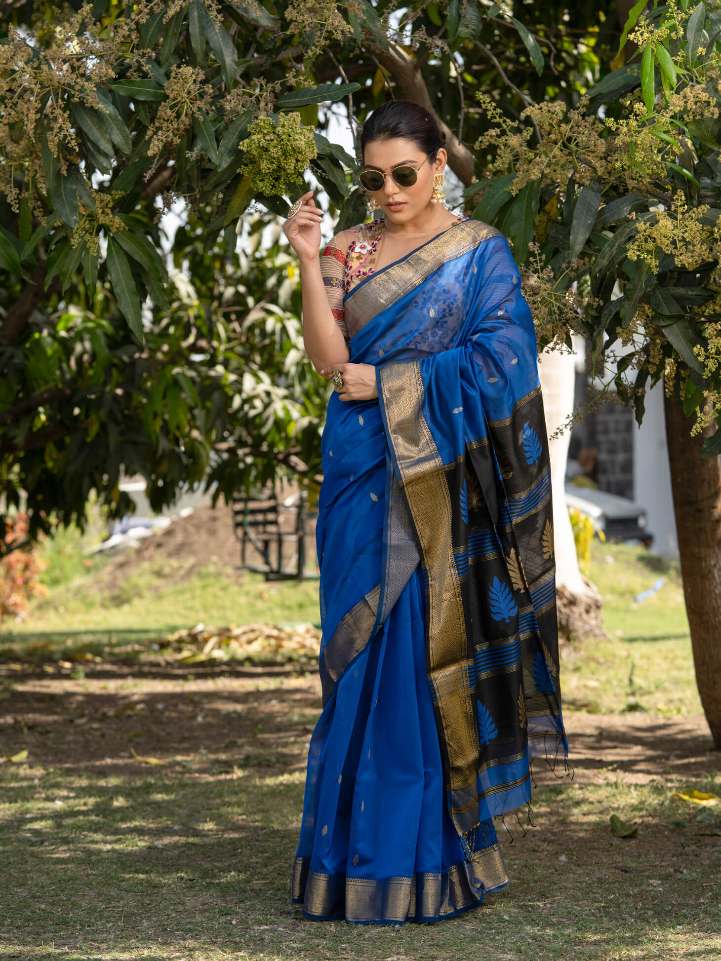 Women's Blue, Black, Gold Color Jayshree - Maheshwari Handloom Silk Saree Maahishmati