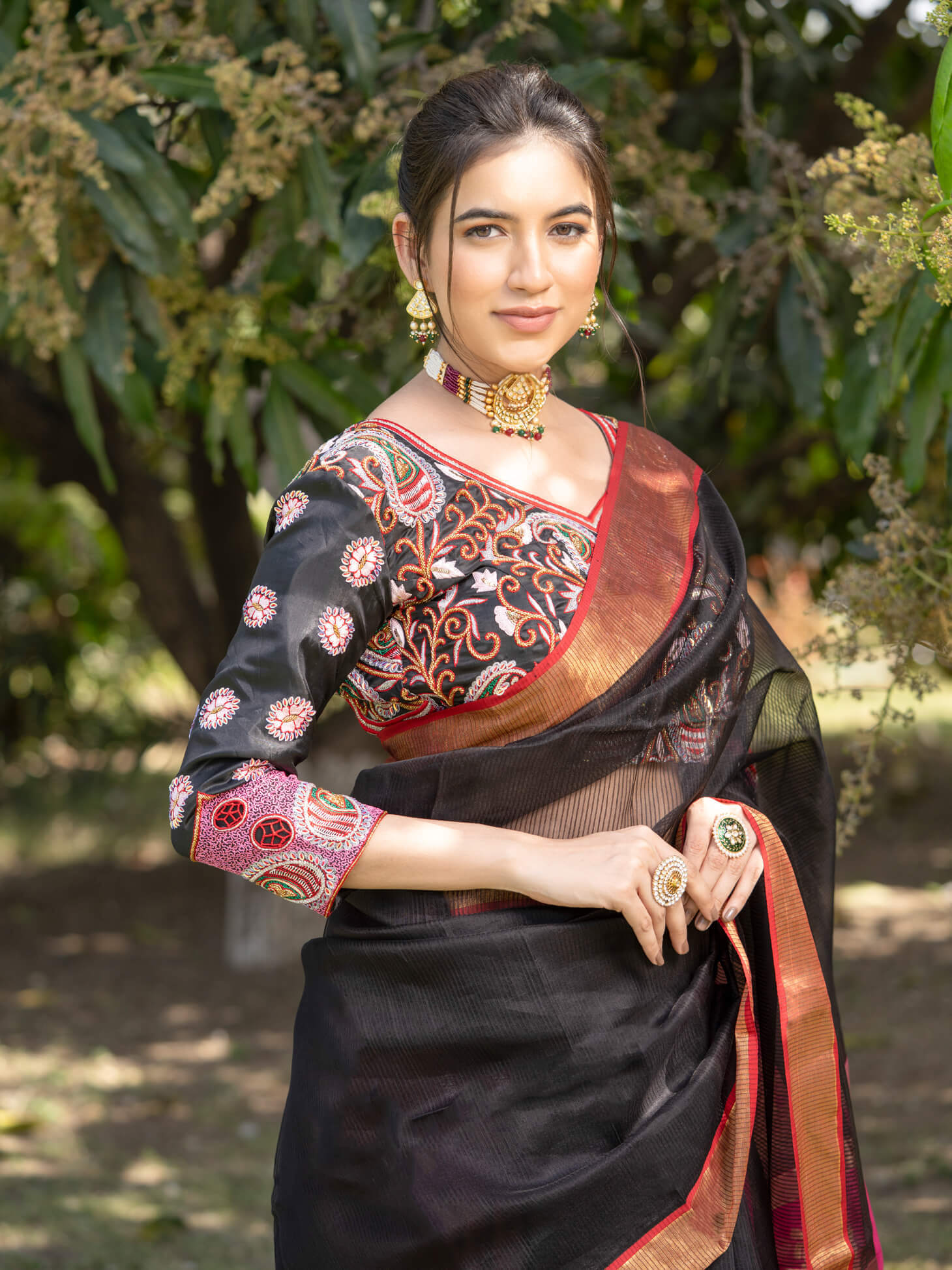 Women's Black, Pink, Gold Color Shakti - Maheshwari Handloom Silk Saree Maahishmati