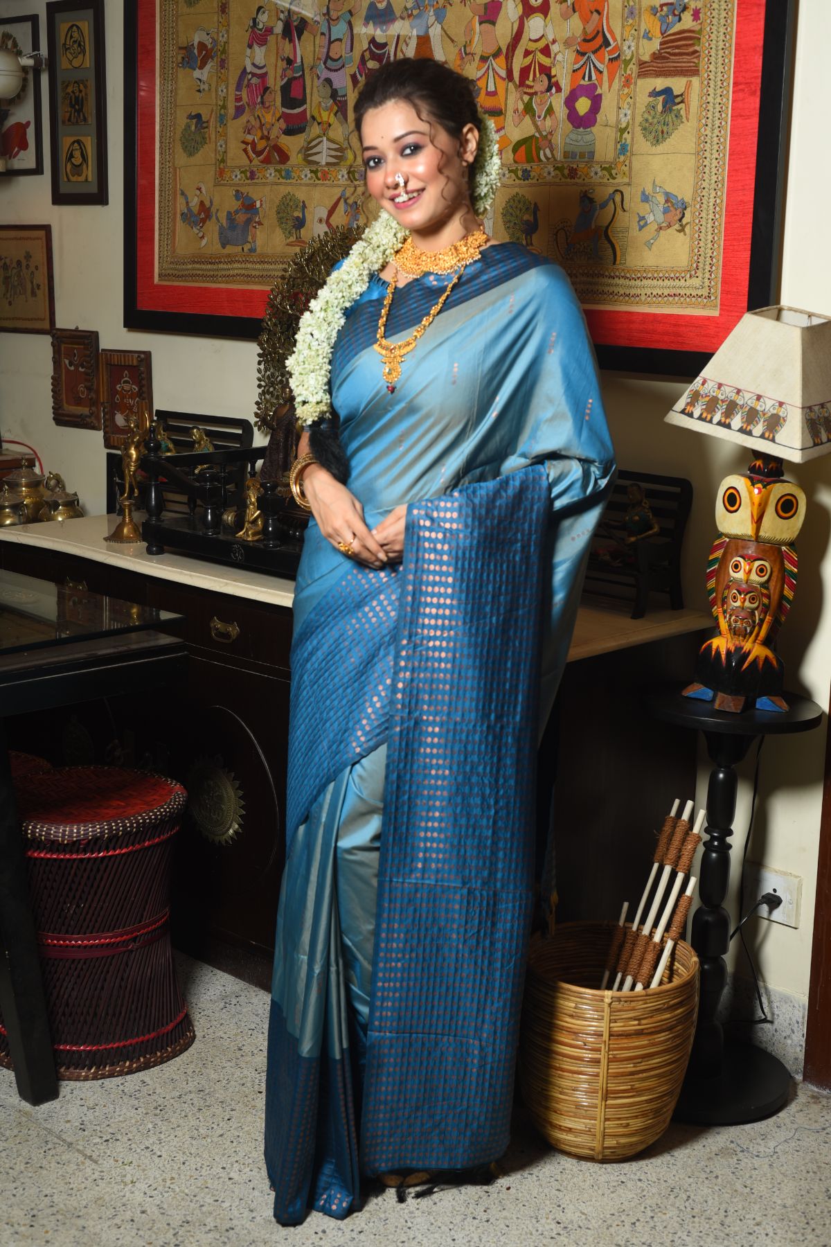 Women's Firozi Woven Banarasi Silk Saree with Tassels - Vishnu Weaves
