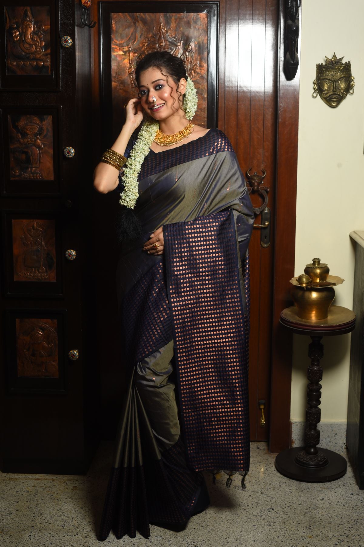 Women's Grey Woven Banarasi Silk Saree with Tassels - Vishnu Weaves