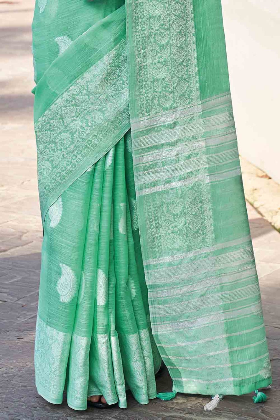 Women's Sea Green Linen Saree - Karagiri