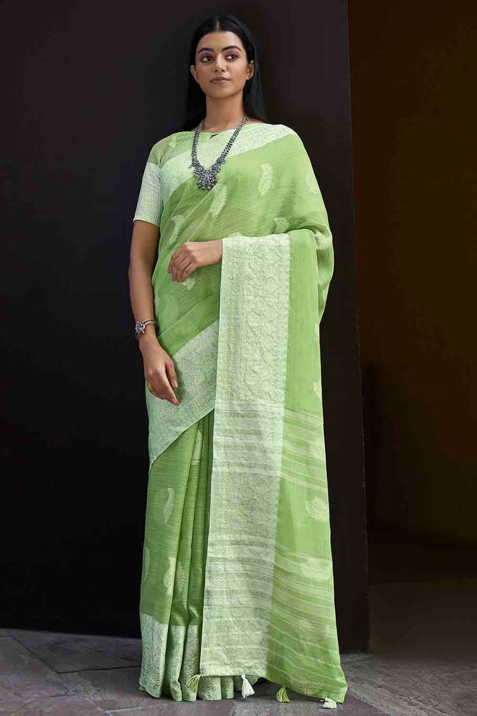 Women's Mint Green Linen Saree - Karagiri