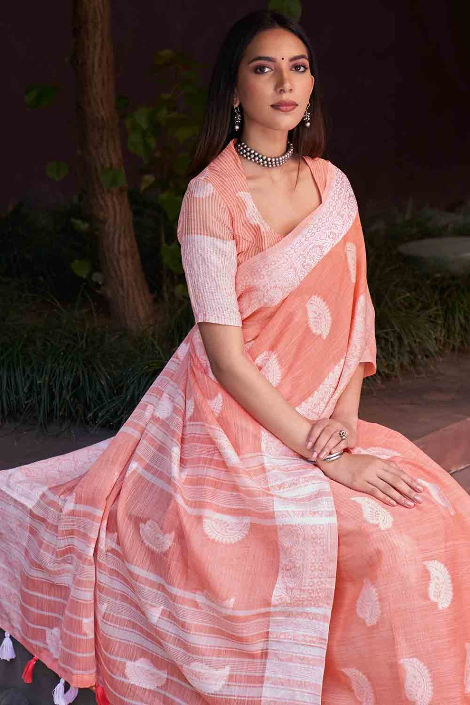 Women's Peach Linen Saree - Karagiri