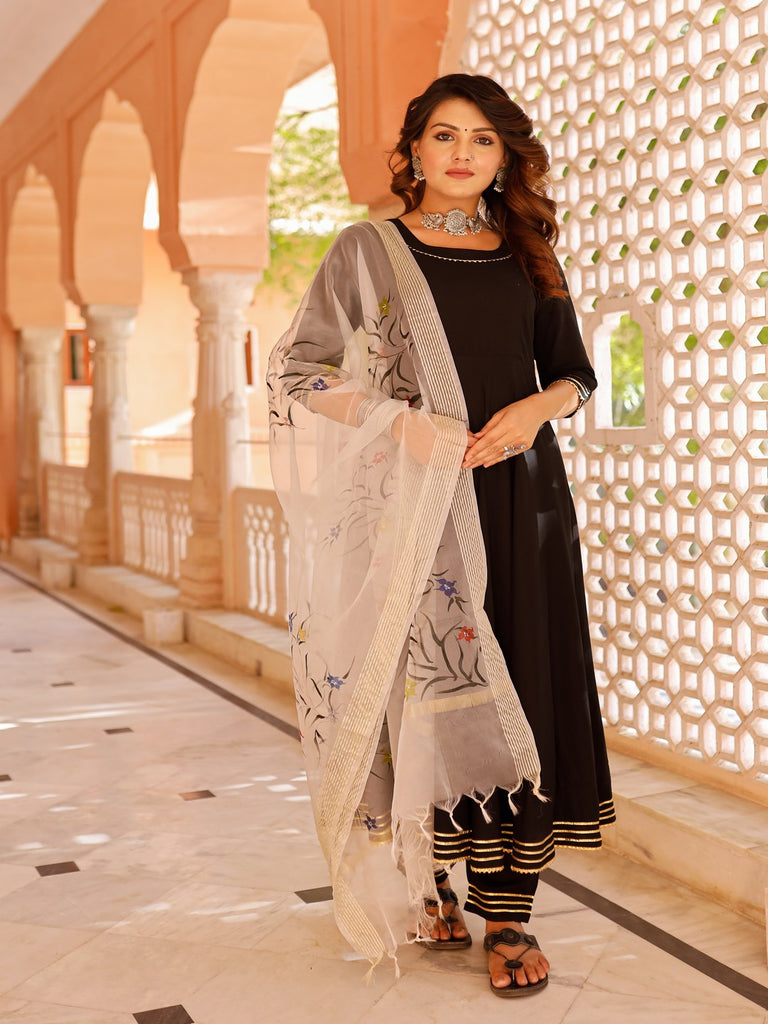 Women's Solid black suit set with hand painted organza dupatta