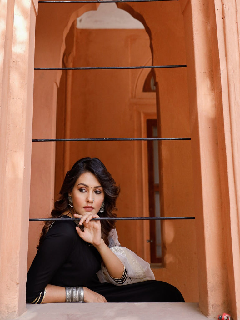 Women's Solid black suit set with hand painted organza dupatta