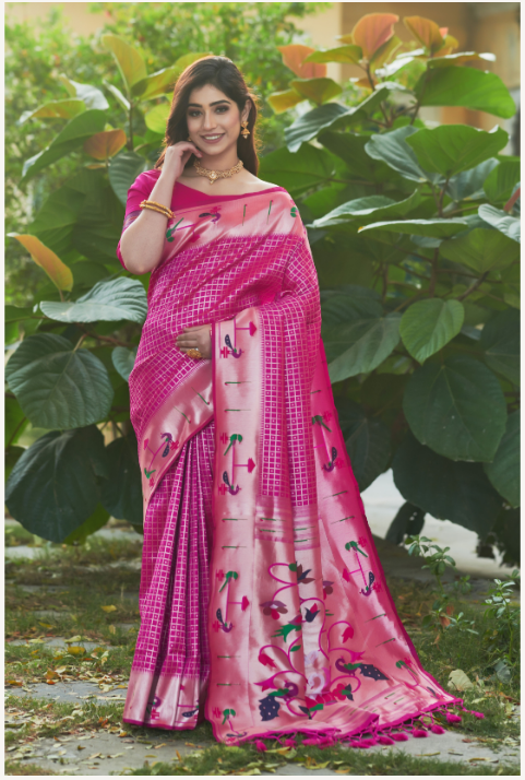 Women's Pink Paithani Silk Zari Woven Saree With Blouse - Vishnu Weaves