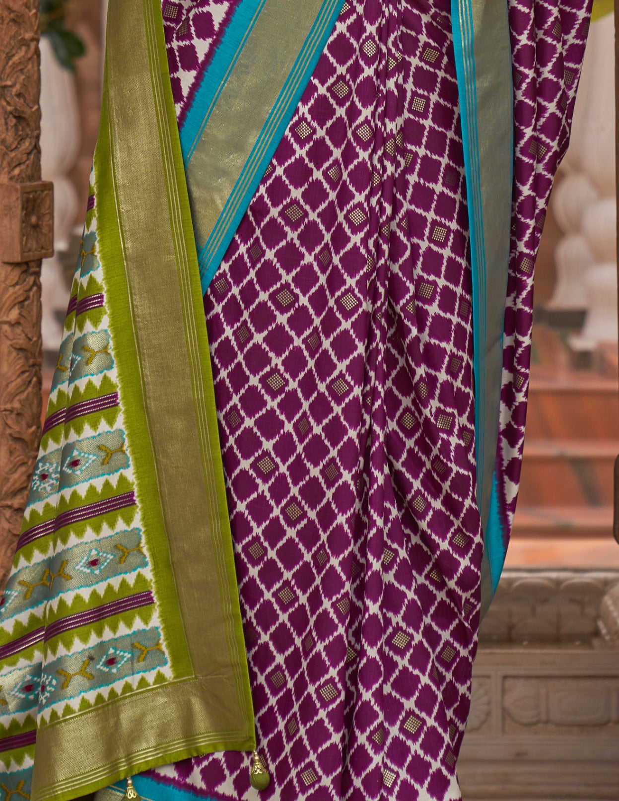 Women's Purple Silk Geometric Printed Saree With Unstitched Blouse Piece - Navyaa