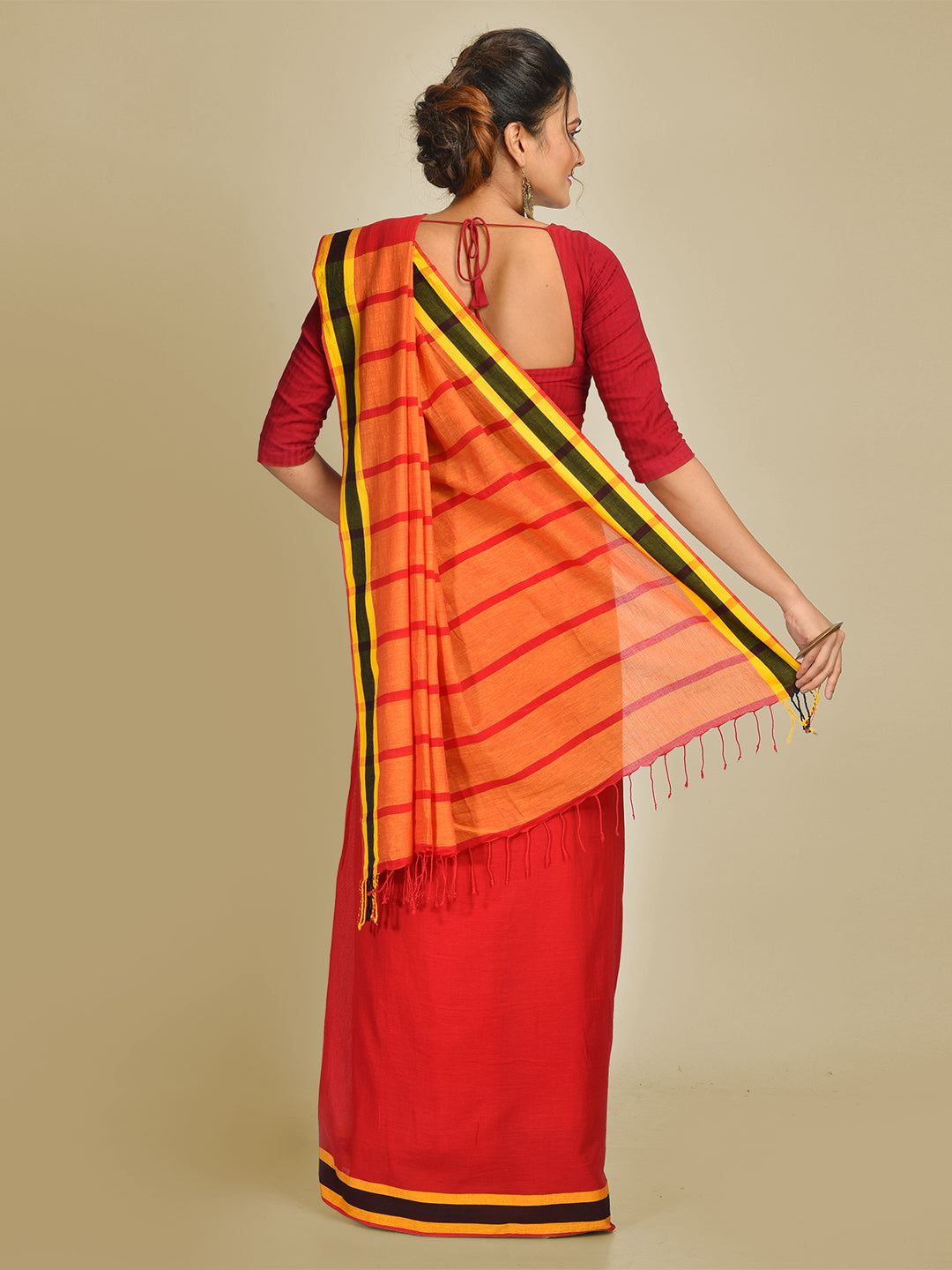 Women's Red Soft Pure Cotton Solid Handloom Saree with Unstitched Blouse-Sajasajo
