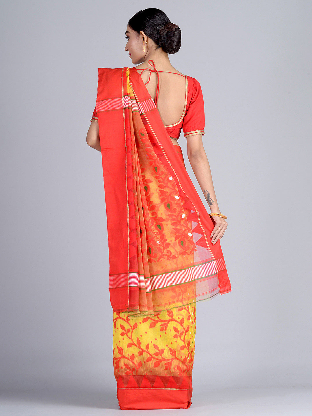 Women's Yellow & Red Handloom Jamdani Saree - Sajasajo